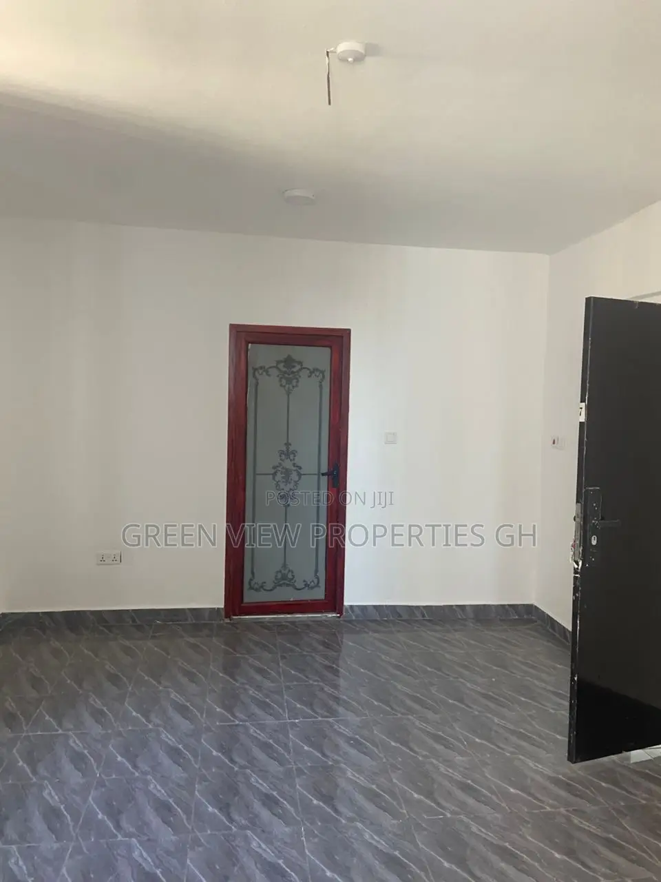 2bdrm Apartment in West Hills Mall Area for rent