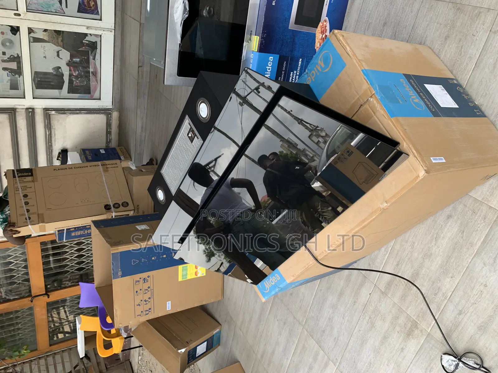 Top Tier Tempered Inbuilt 90cm Midea Glass Touch Range Hood Black