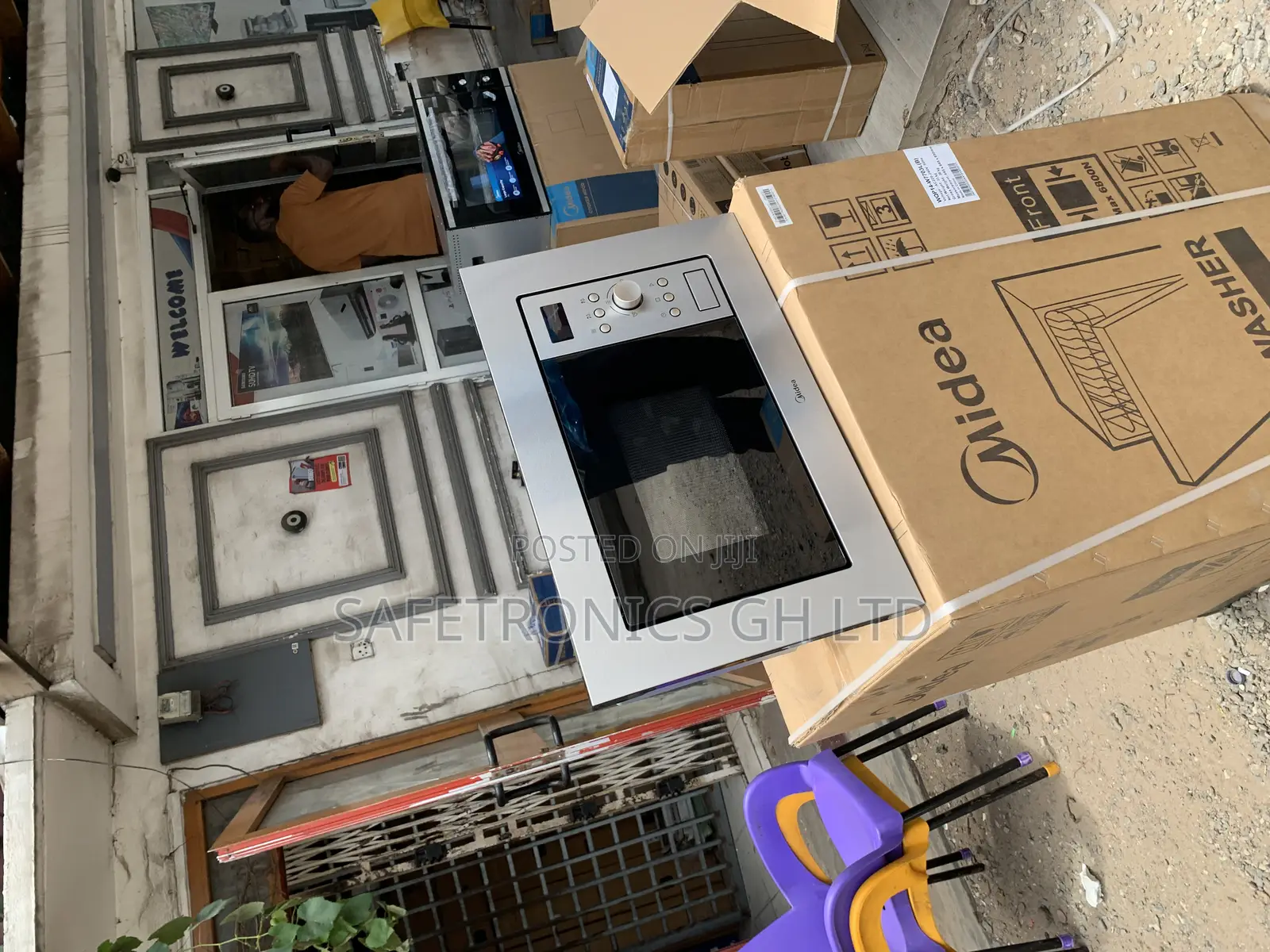 Neatly Sealed Midea 17ltrs Solo Microwave Sku: Am717bs7