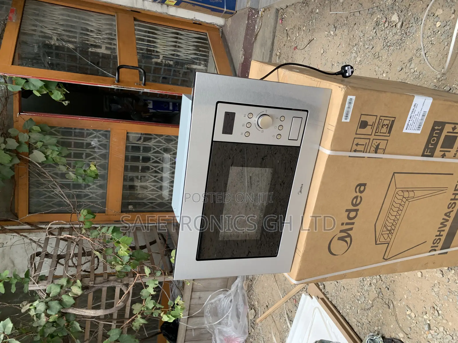Buy Exclusive Grey Inbuilt Midea 17ltrs Solo Microwave Sku: Am717bs7