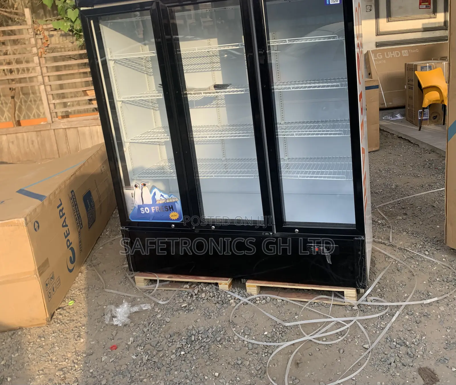 Newest Update Pearl Display Standard 3 Doors PVC-150 Glass Fridge