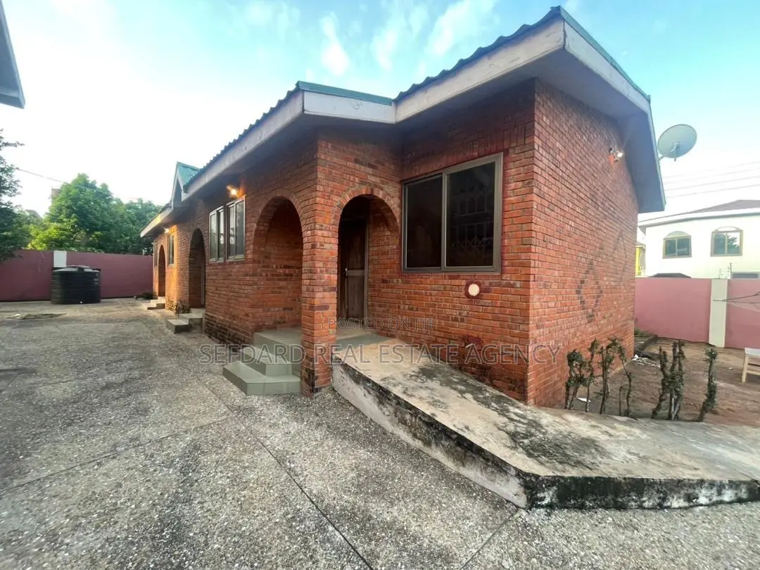 7bdrm Mansion in Sefdard Properties, Pokuase for sale