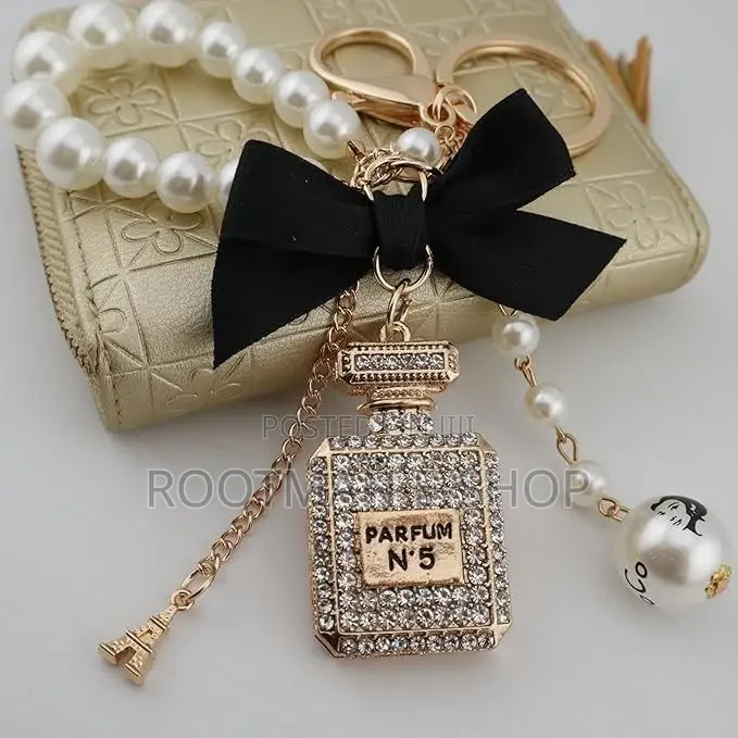 Diamond Perfume Bottle Keychain | Metal Bag Pendant Car Accessory