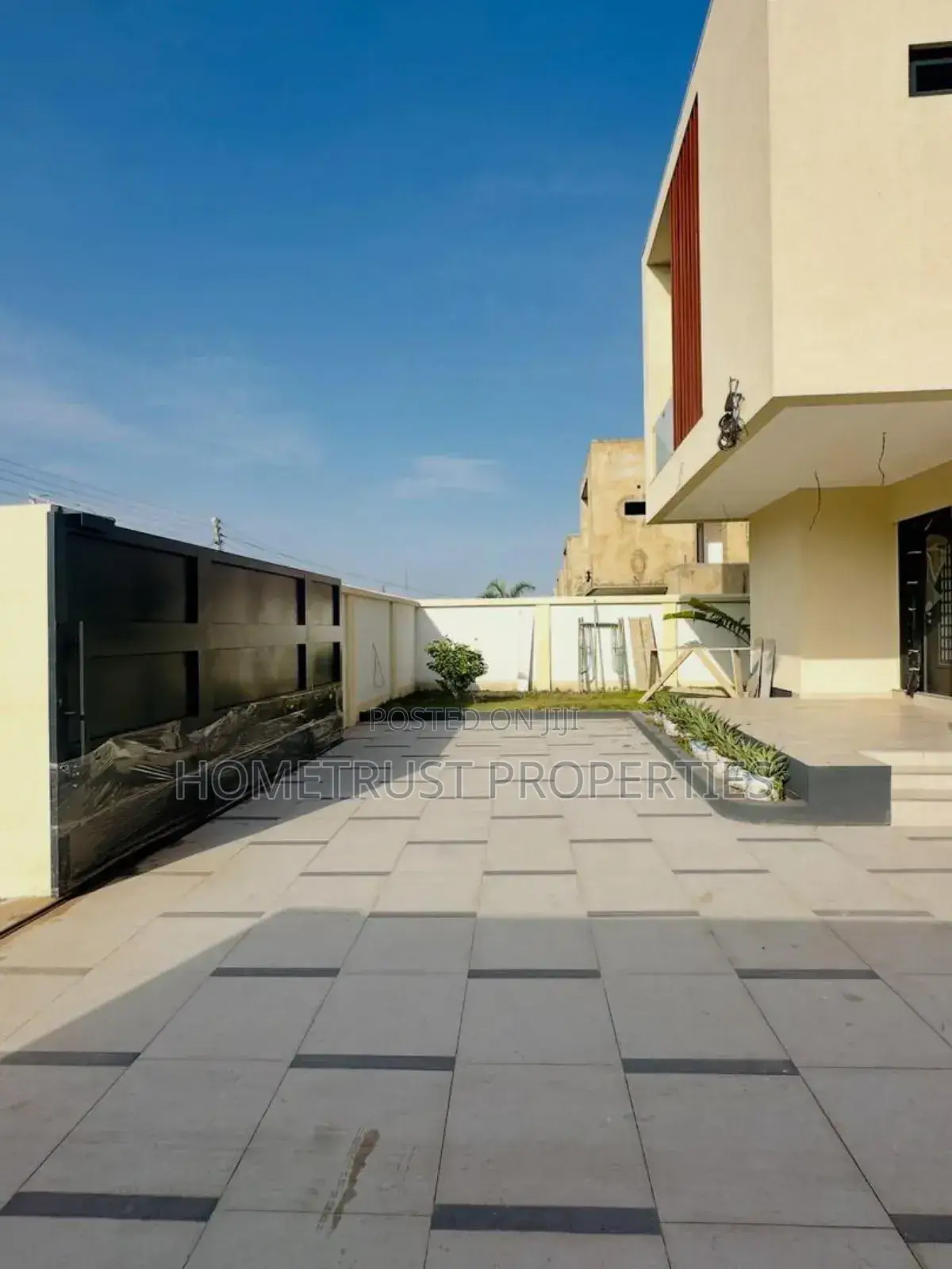 4bdrm Duplex in East Legon, American House for sale