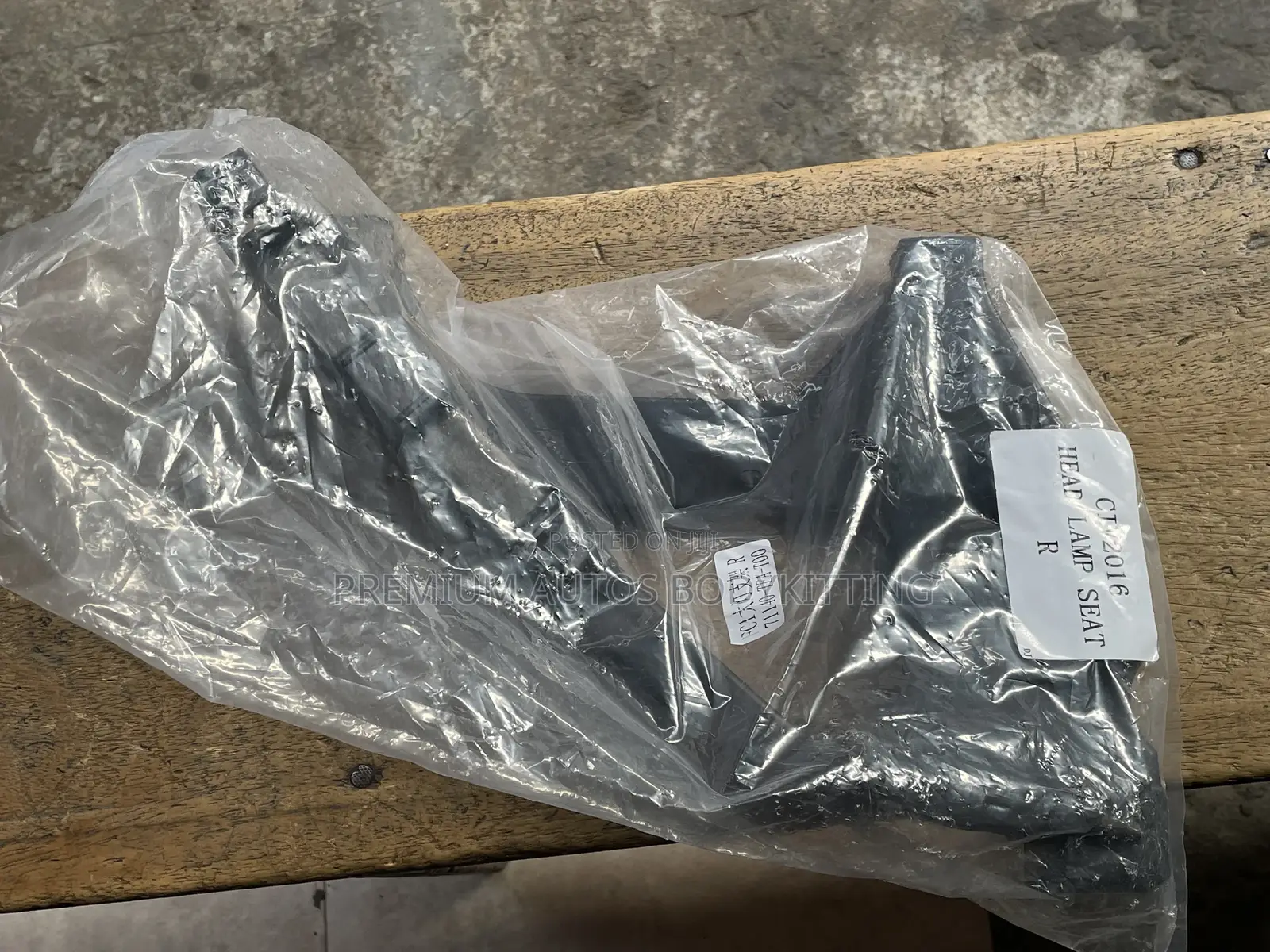 Honda Civic 2016 Headlight Seat (Bracket) – Original