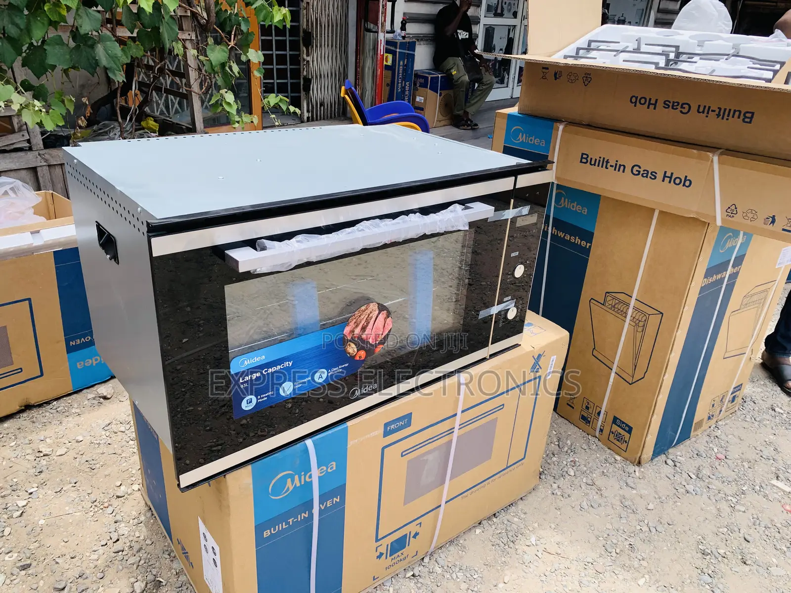 Available Now at Store Built in Microwave 93l 90cm 93m90do-B