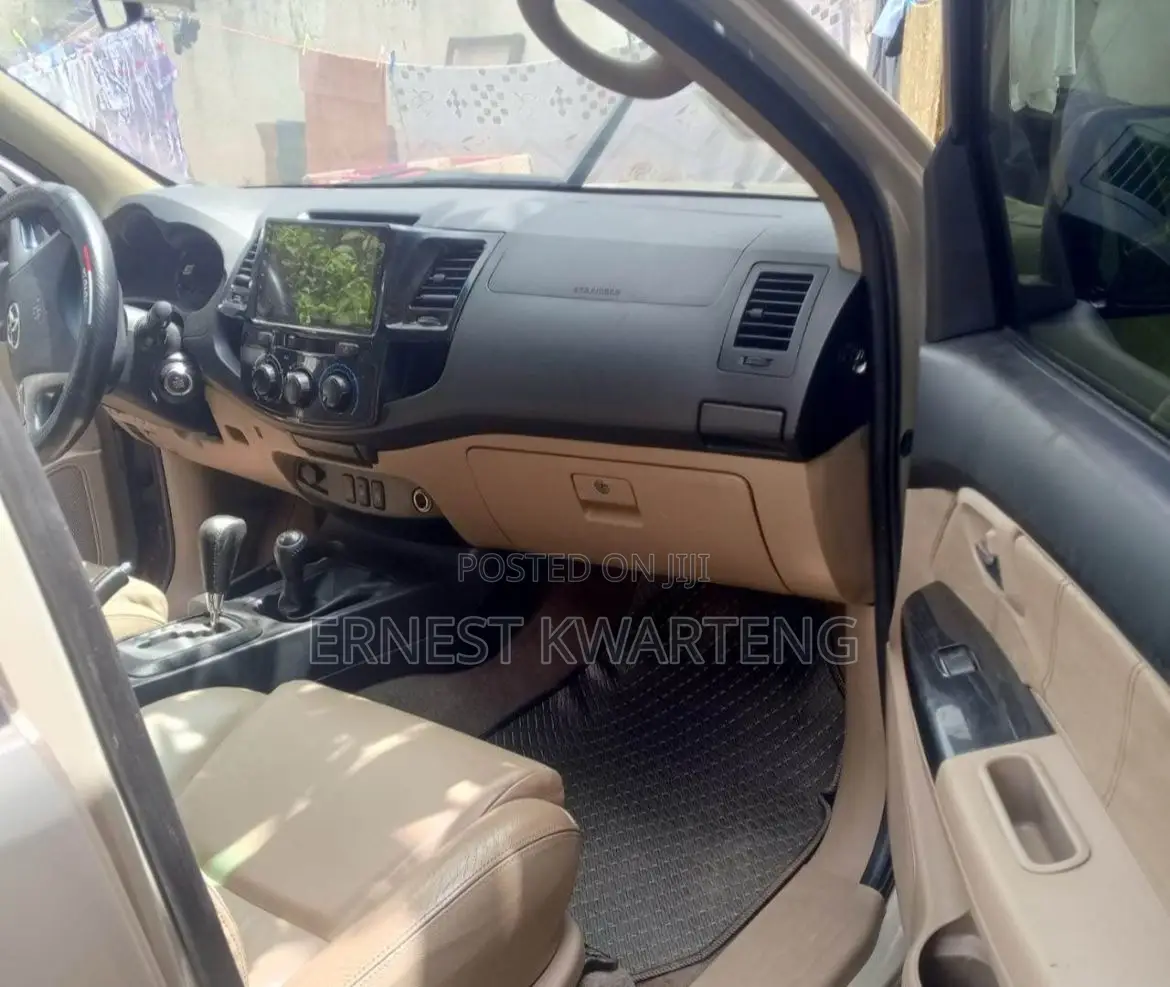Toyota Fortuner 2015 Gold