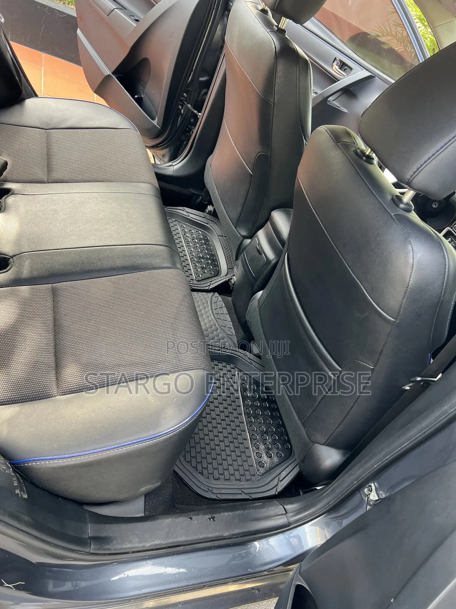 Toyota Corolla SE 4dr Sedan (1.8L 4cyl CVT) 2017 Gray