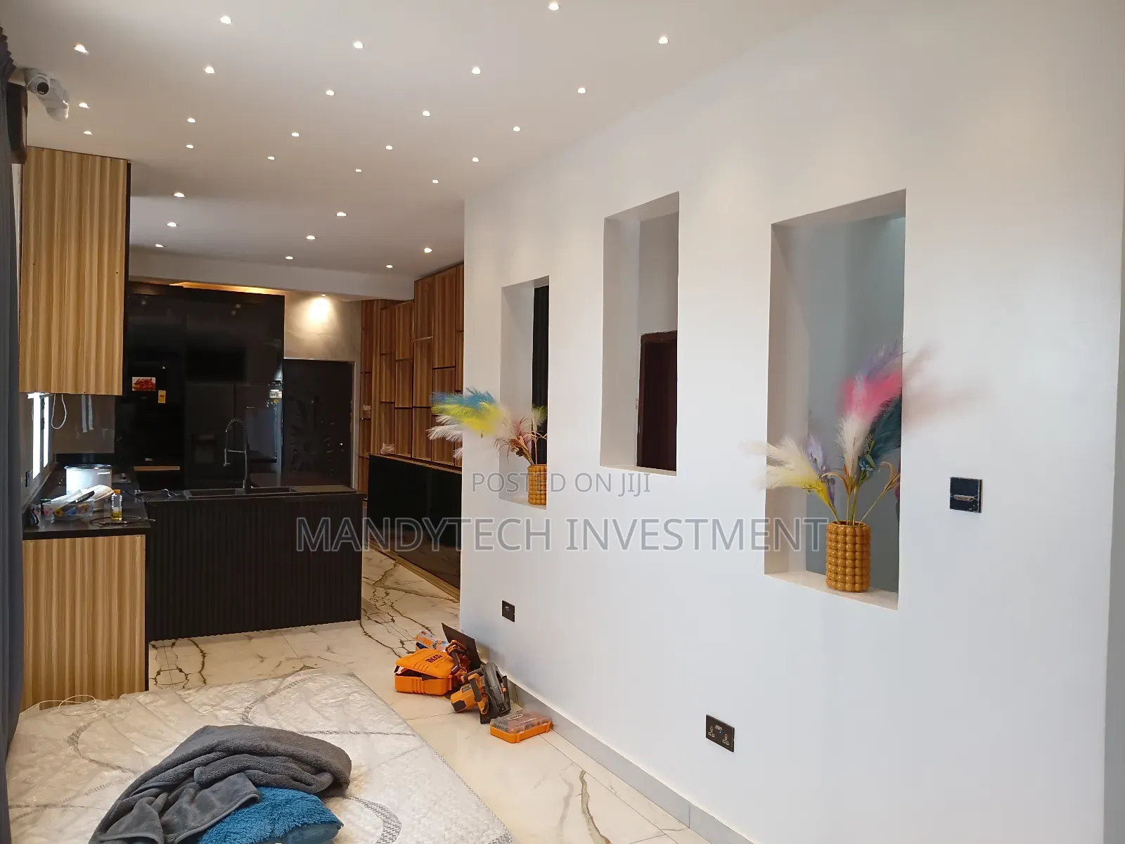 Furnished 5bdrm Mansion in School Junction for sale
