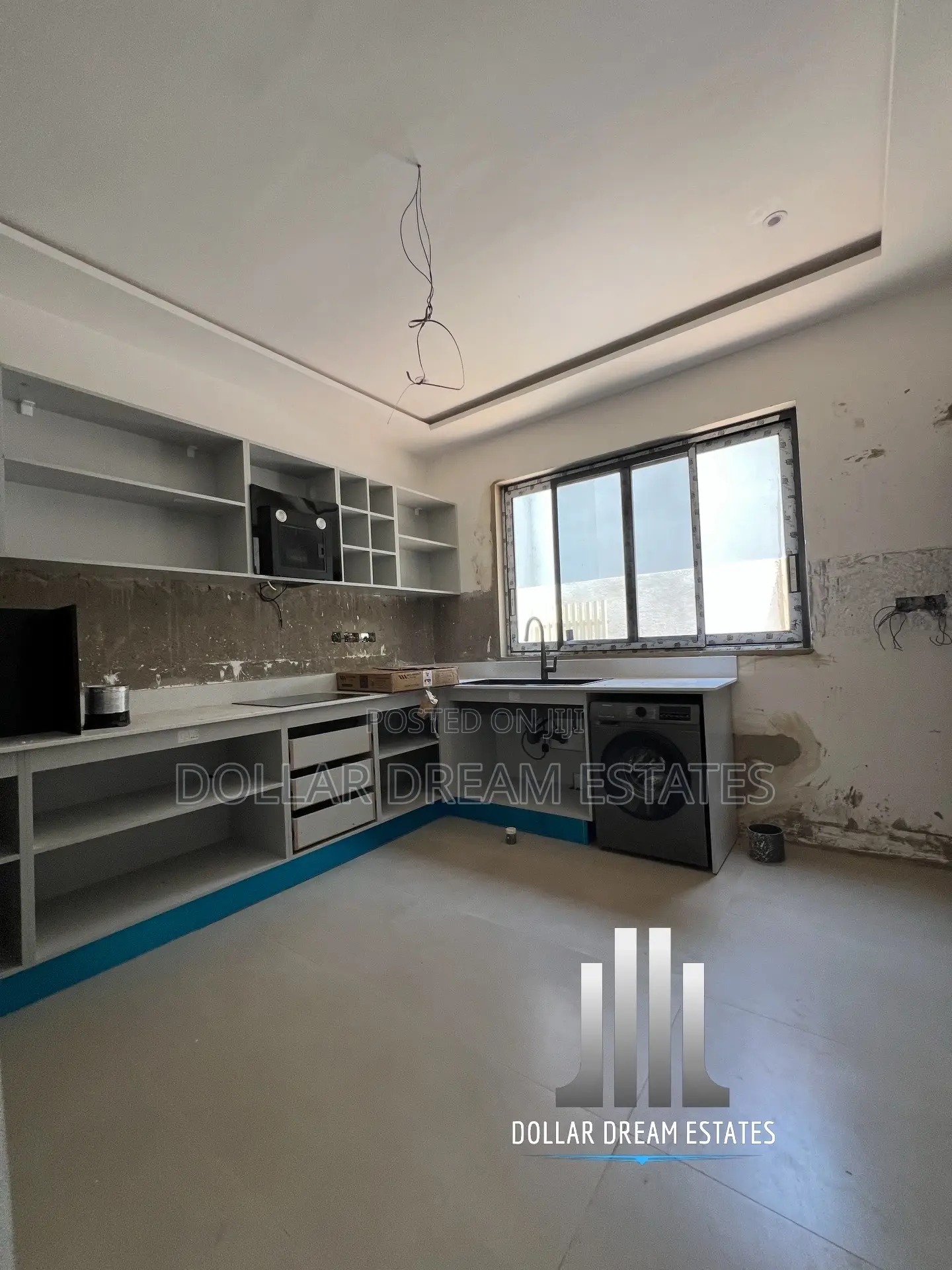 4bdrm Townhouse/Terrace in East Legon for sale