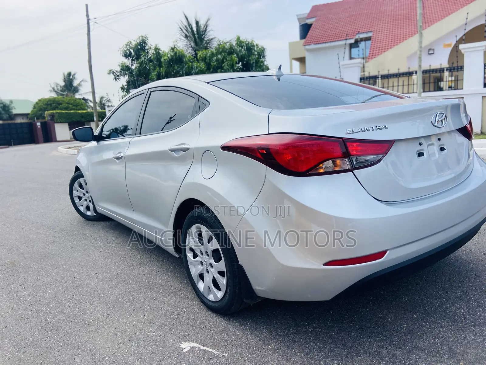 Hyundai Elantra SE 4dr Sedan (1.8L 4cyl 6M) 2015 Silver