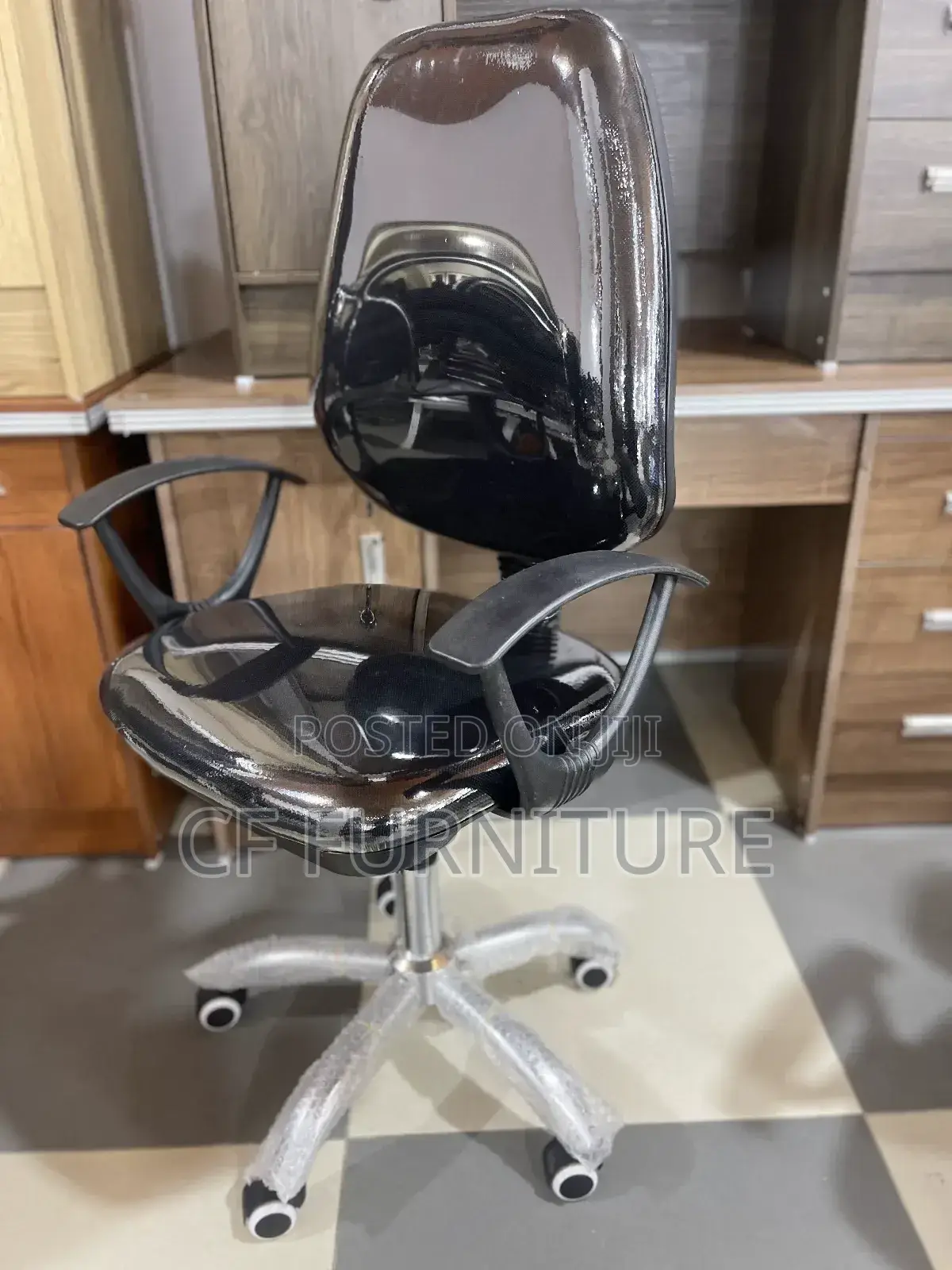 Mid-Back Swivel Office Chairs