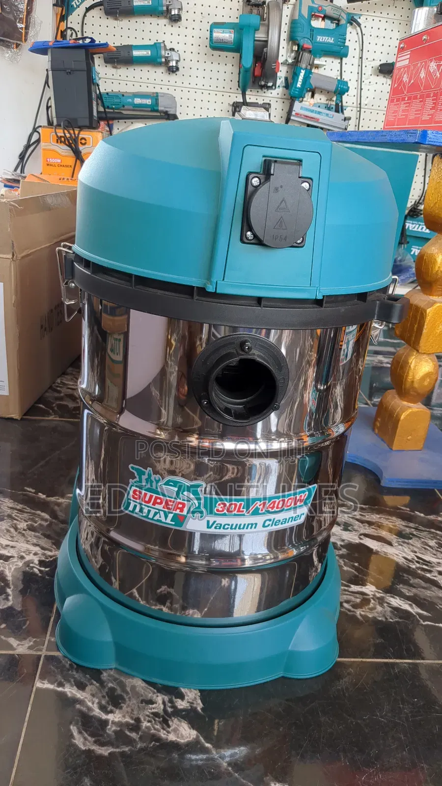 Total 30 Litres Vacuum Cleaner