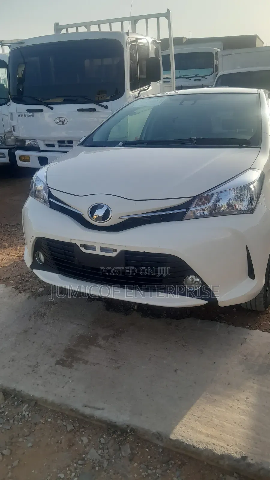 Toyota Vitz 2015 Pearl
