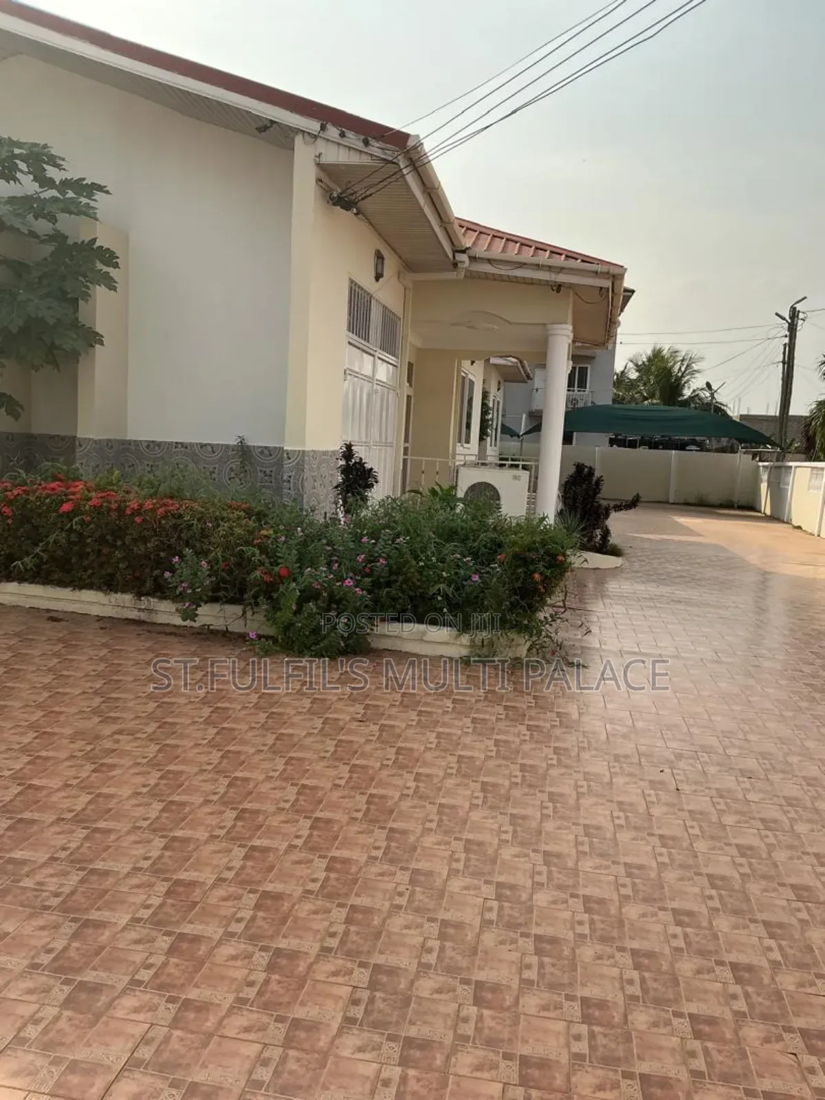 6bdrm House in Botwe Near Little for rent