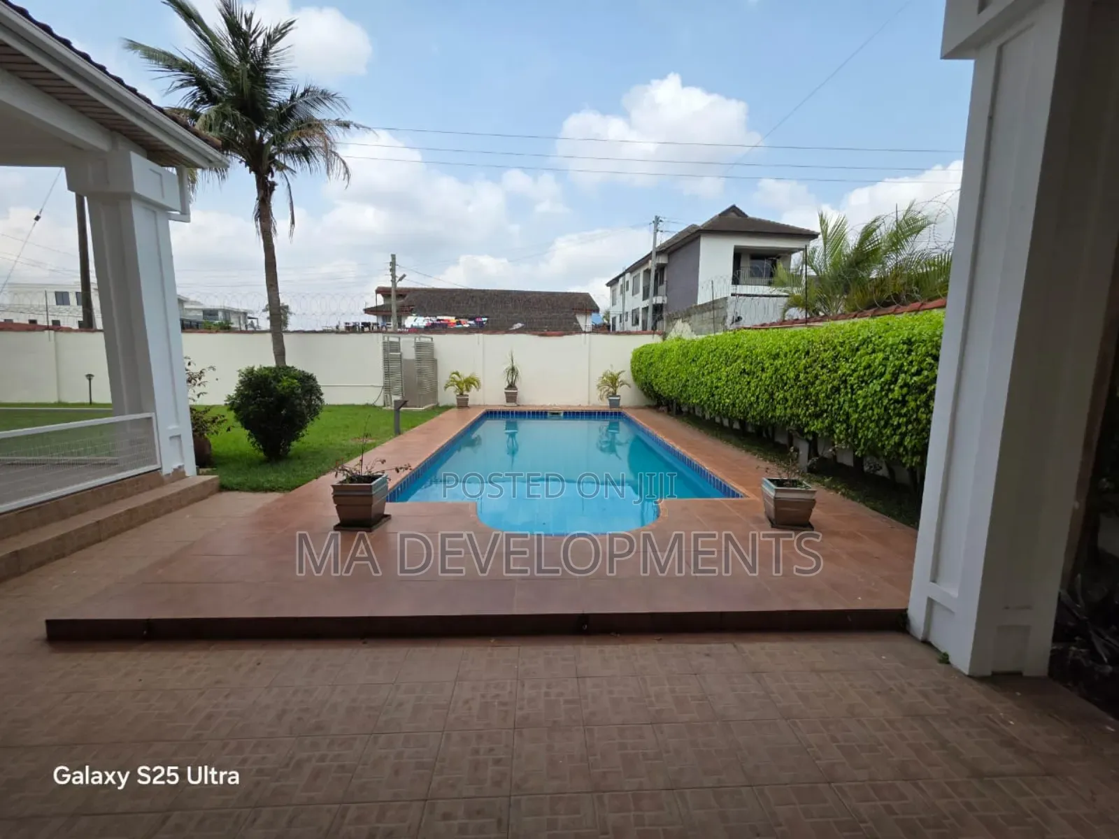 7bdrm House in East Legon Main, Boundary Road Area for rent