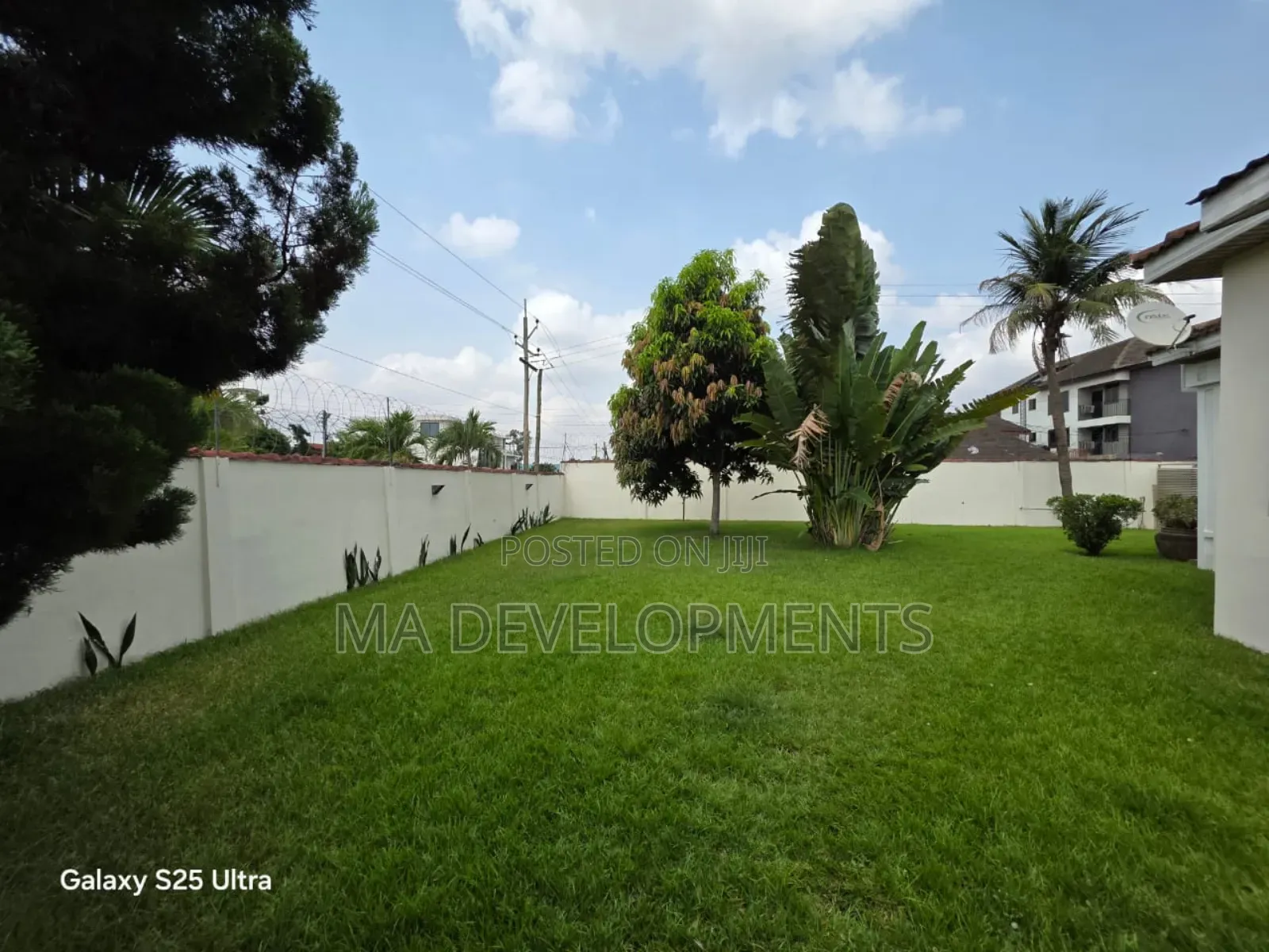 7bdrm House in East Legon Main, Boundary Road Area for rent