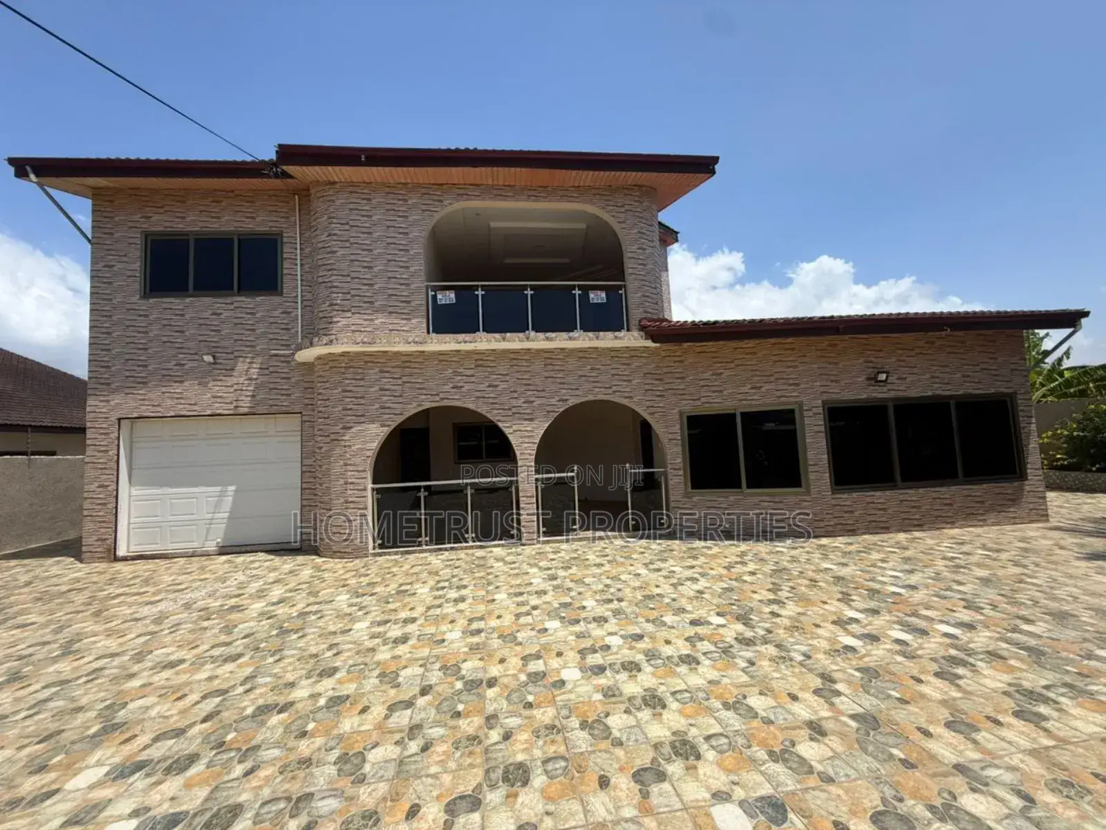 5bdrm House in Weija Scc Area for sale