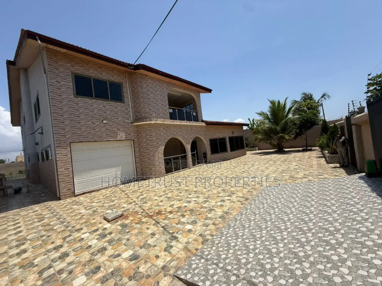 5bdrm House in Weija Scc Area for sale