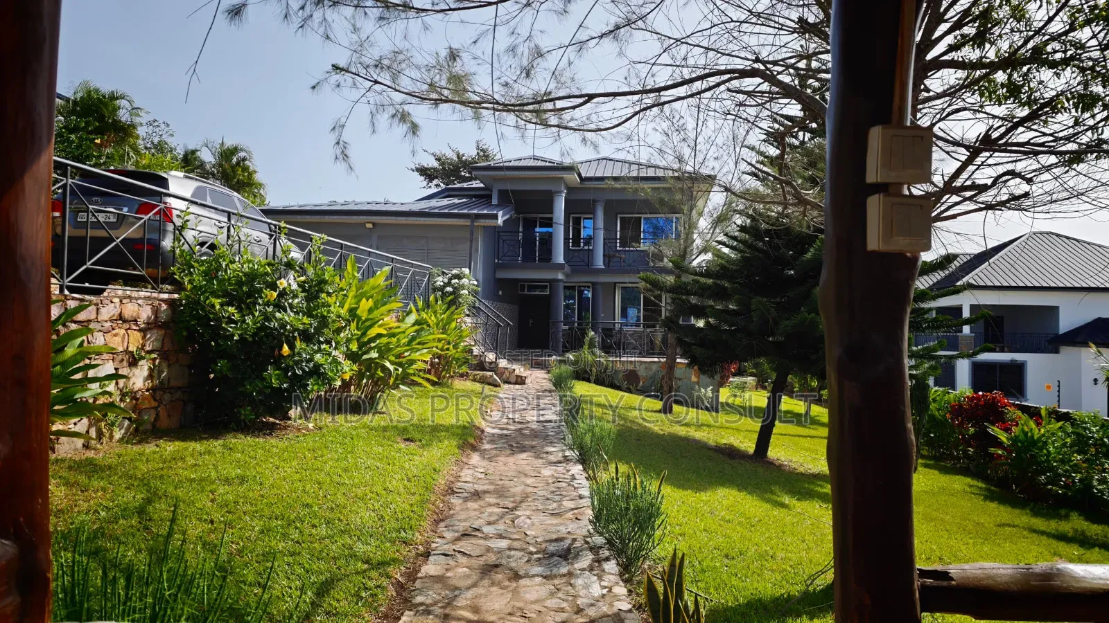 5bdrm House in Aburi for sale