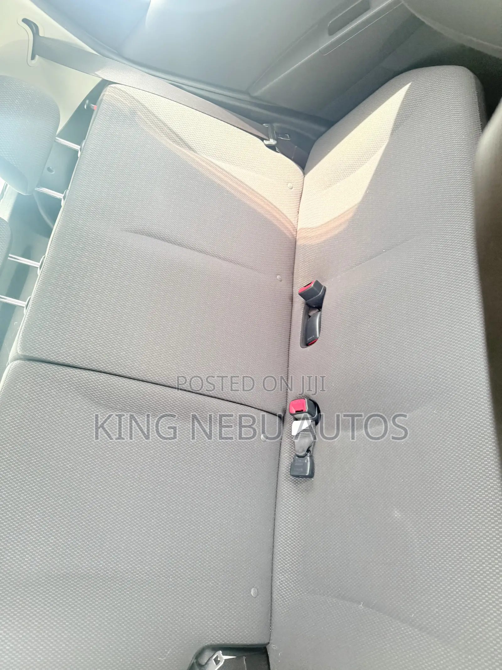 Toyota Vitz 1.3 AWD 5dr 2012 Gray