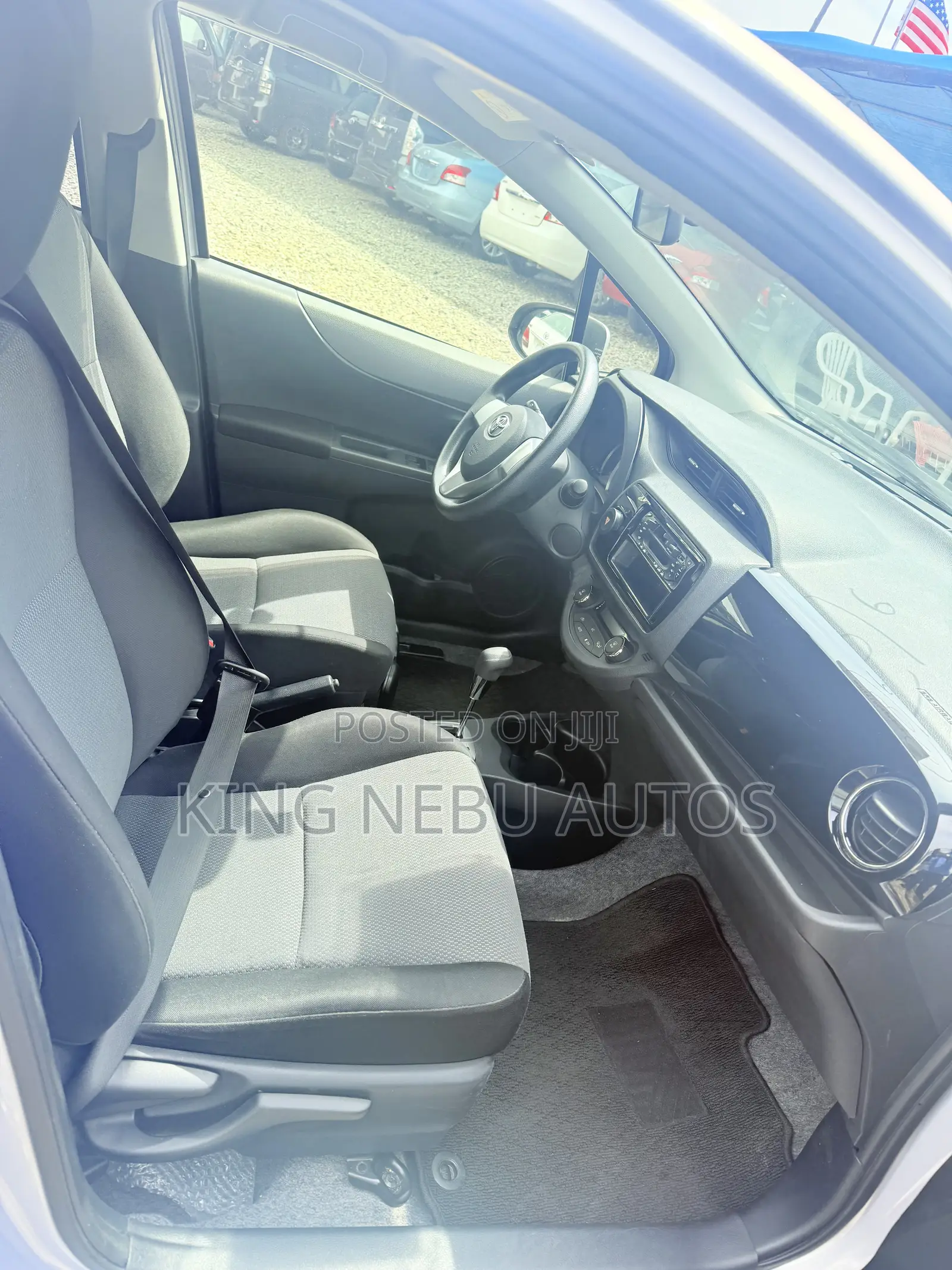 Toyota Vitz 1.3 AWD 5dr 2012 Gray