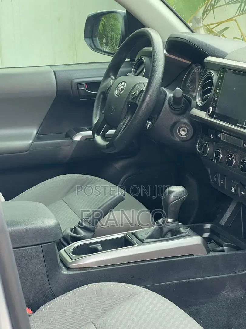 Toyota Tacoma 2022 Silver