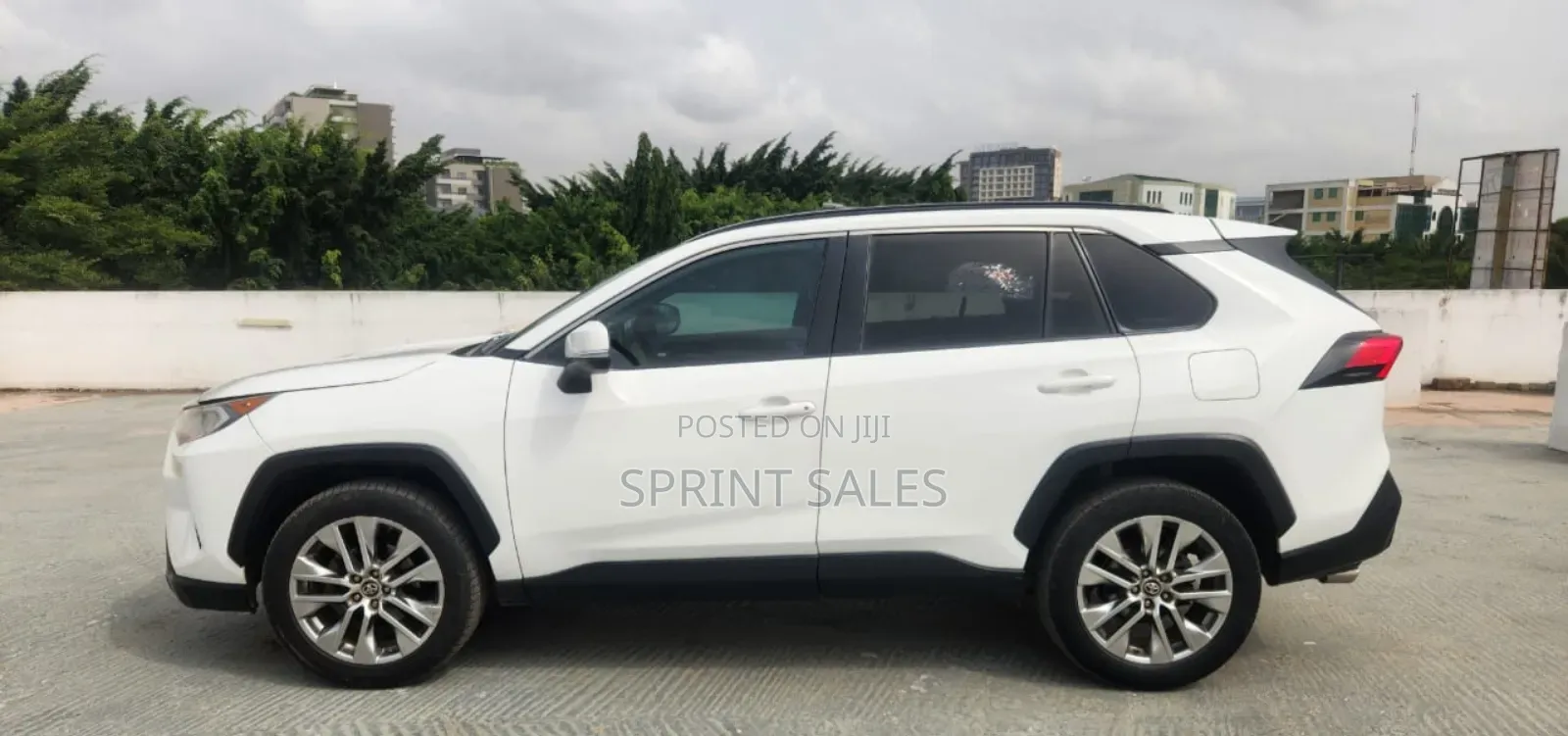Toyota RAV4 XLE AWD 2019 Black
