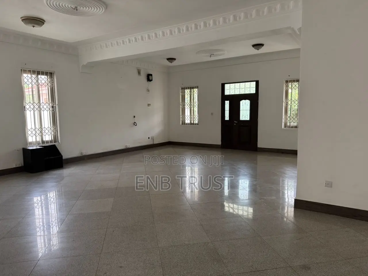 5bdrm Duplex in East Legon, American House for rent