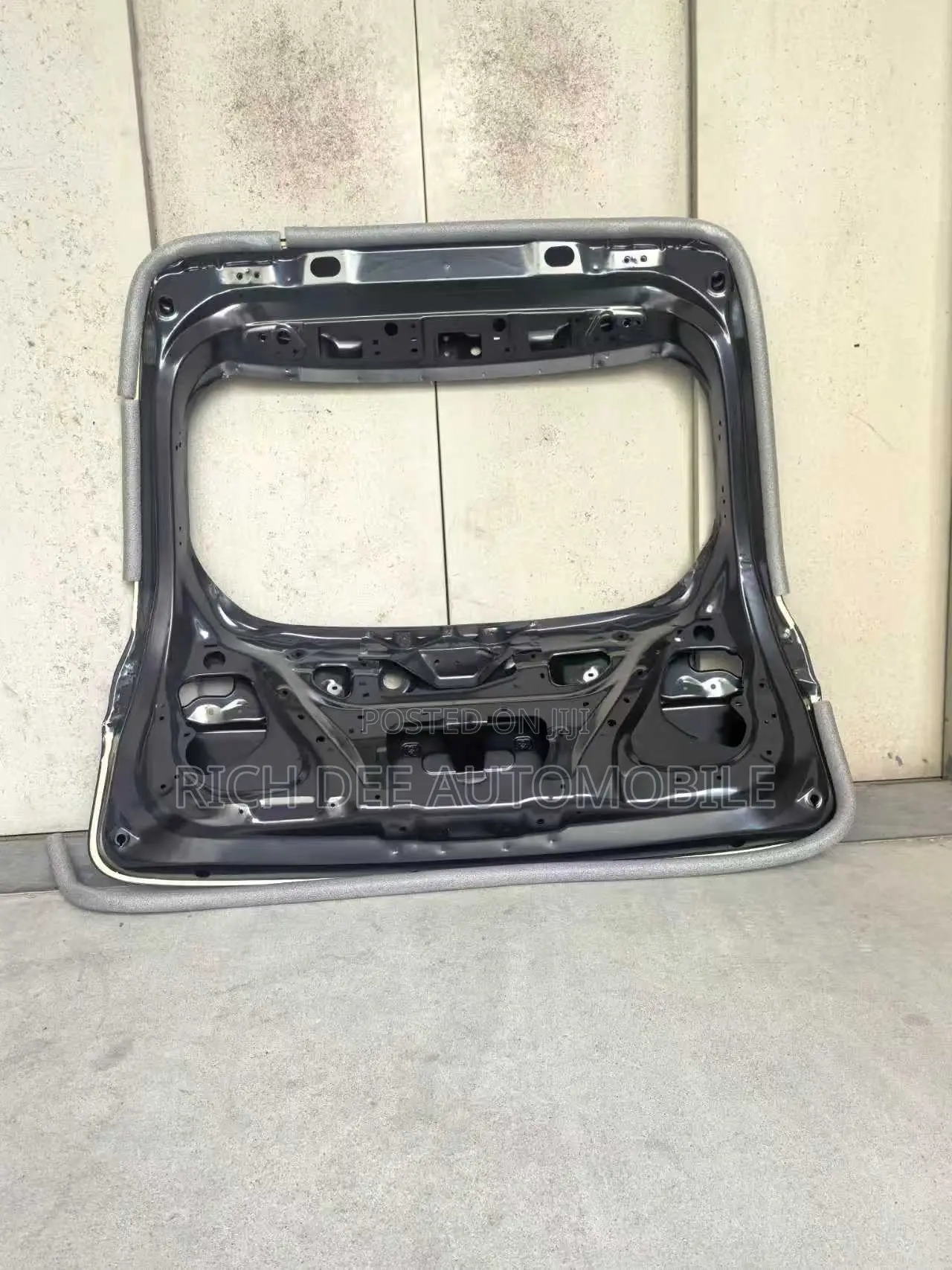 Outlander 2023 Empty Boot Available