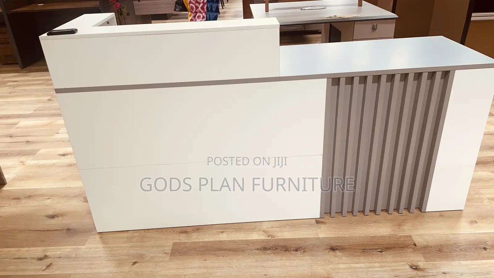 Front Desk (D - 8146)
