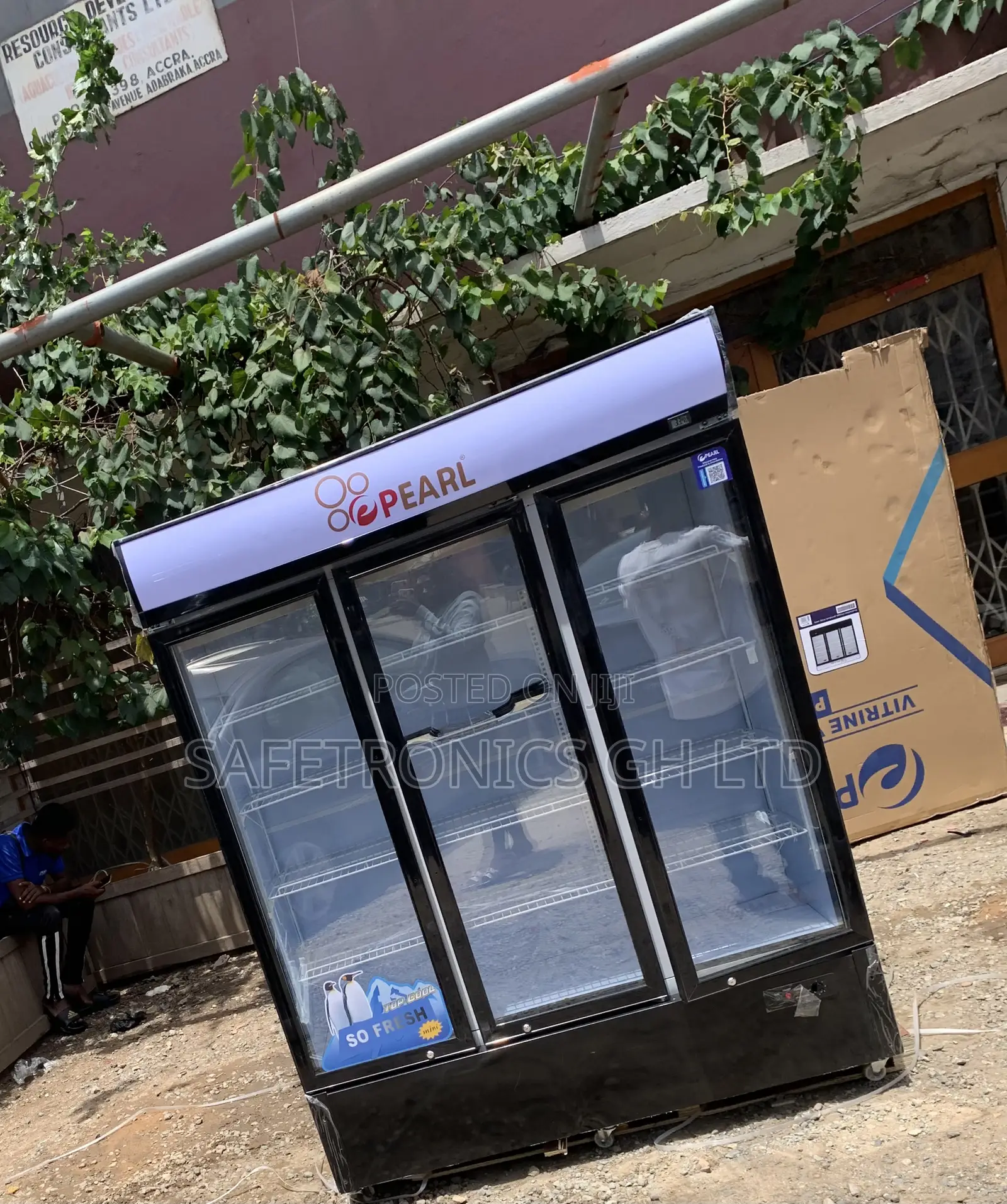 Try Out PVC-150 Display Pearl Fridge