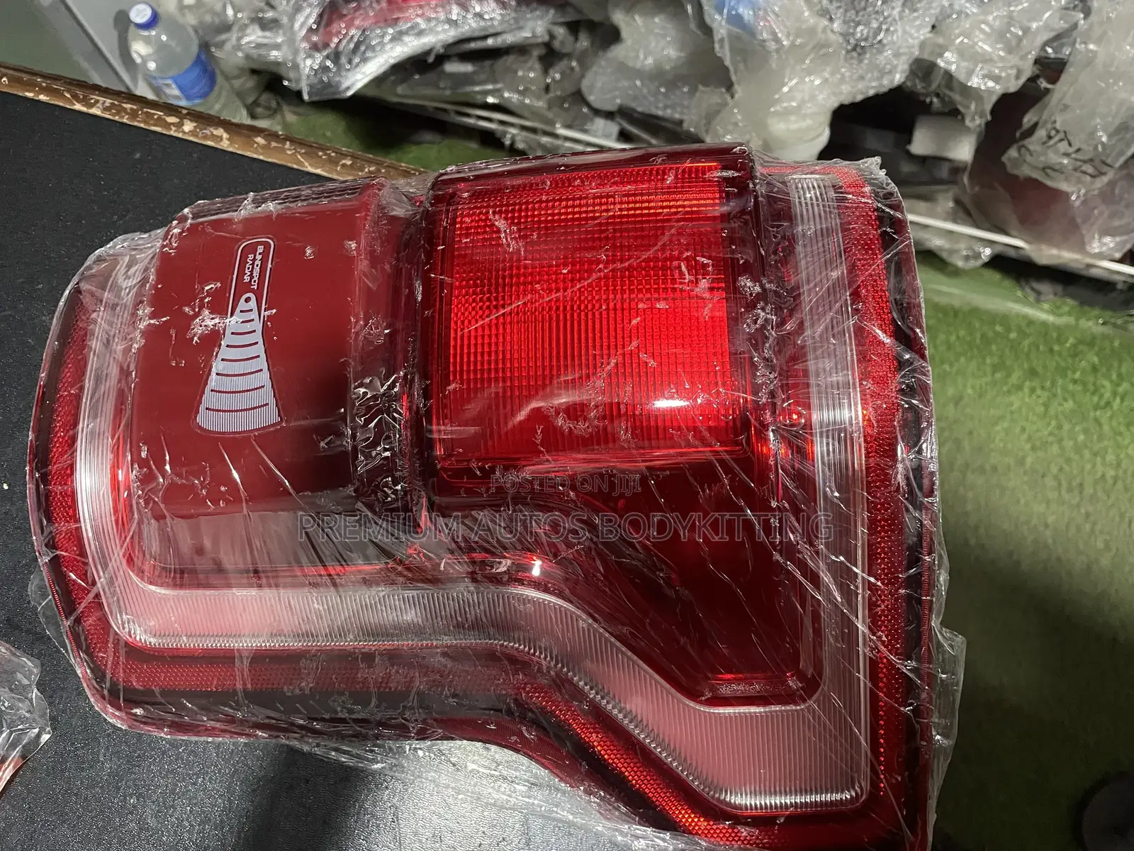 Ford F-150 Tail Light – Durable Oem-Style Rear Lamp Replacement