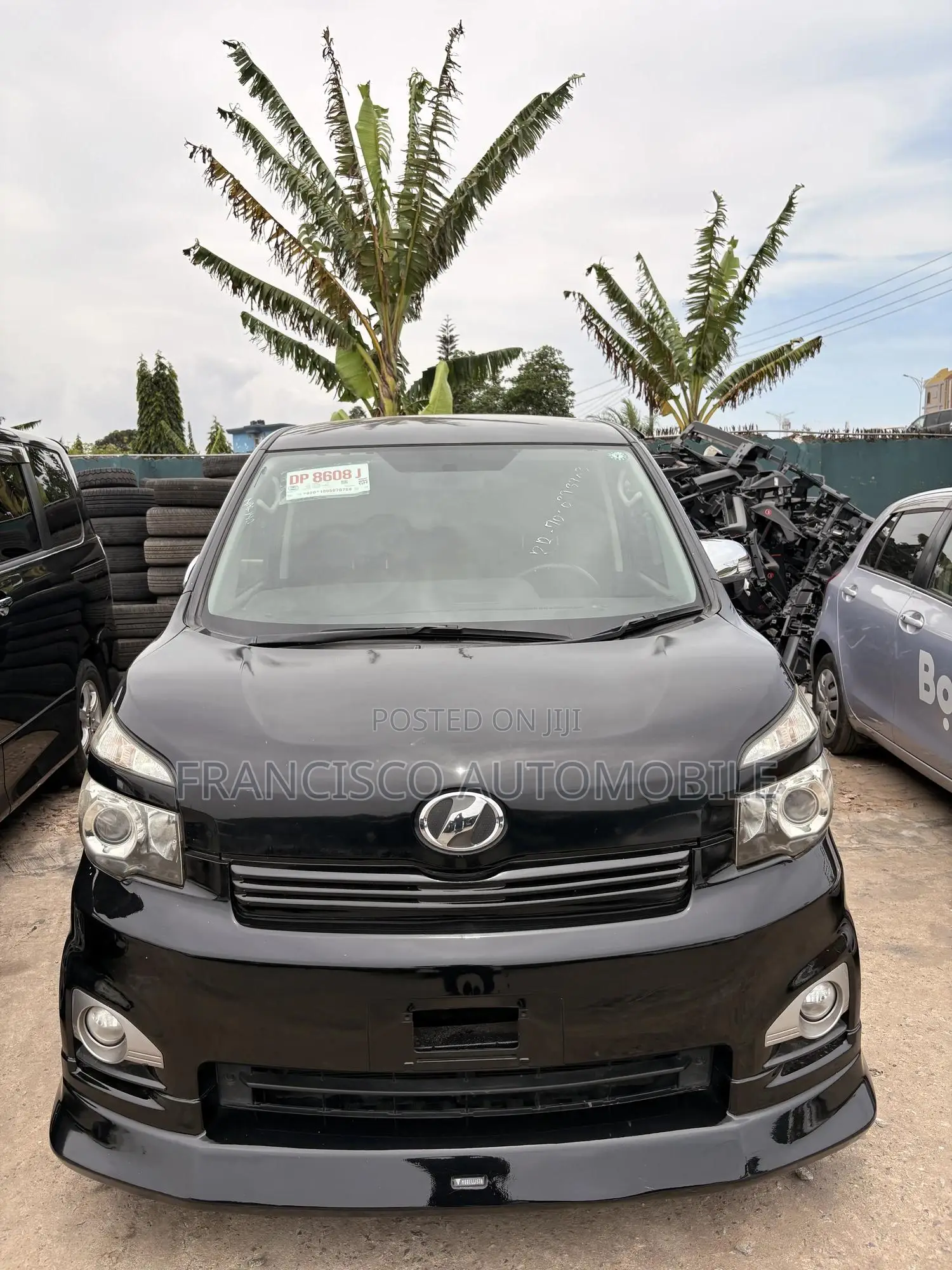 Toyota Voxy 2013 Black