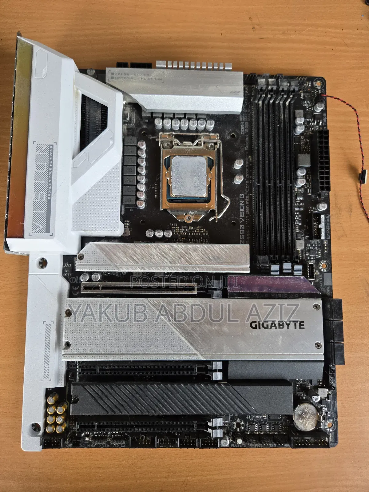 Z590 Vision G I7 Board and Processor