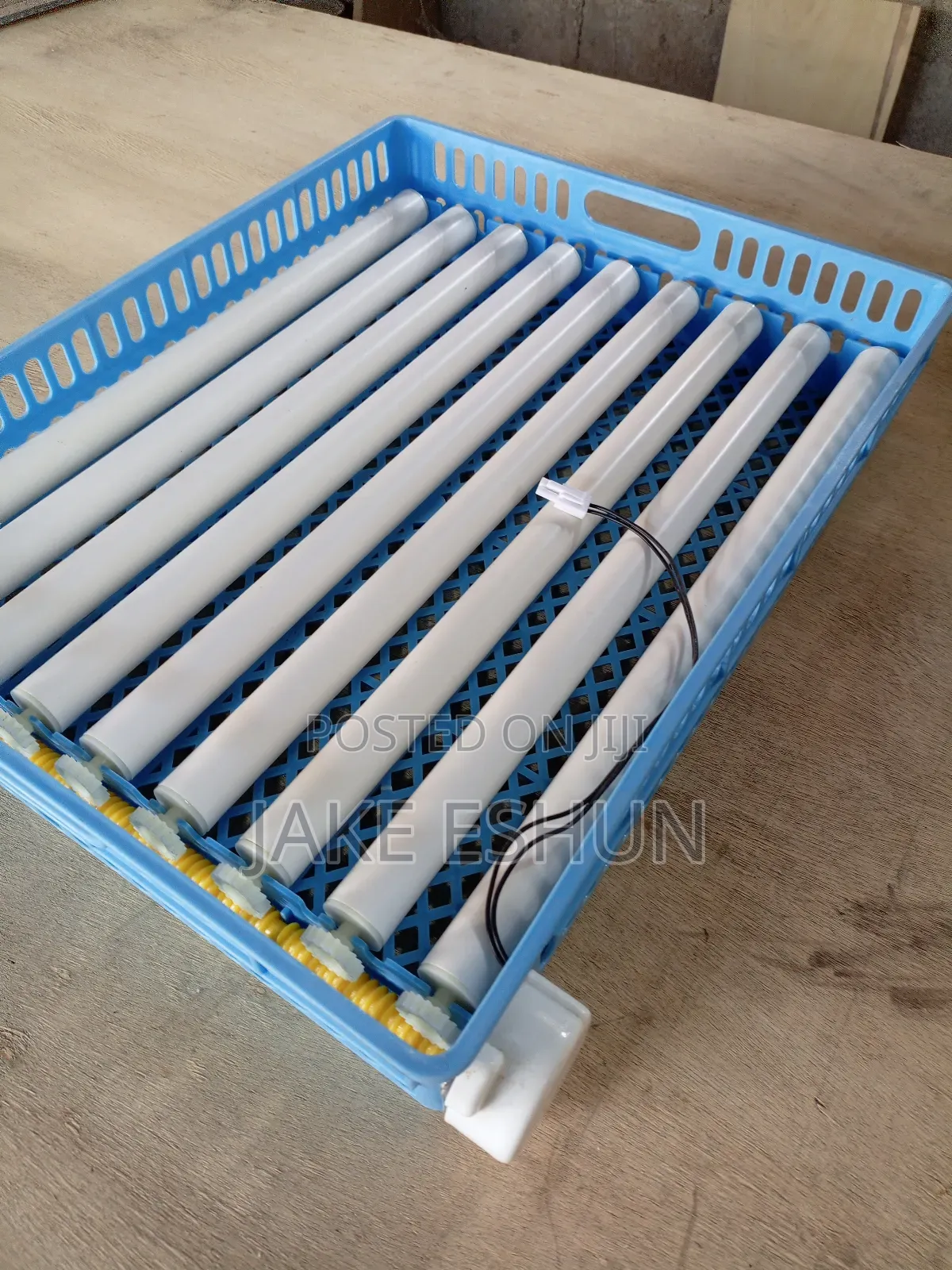99 Eggs Automatic Roller