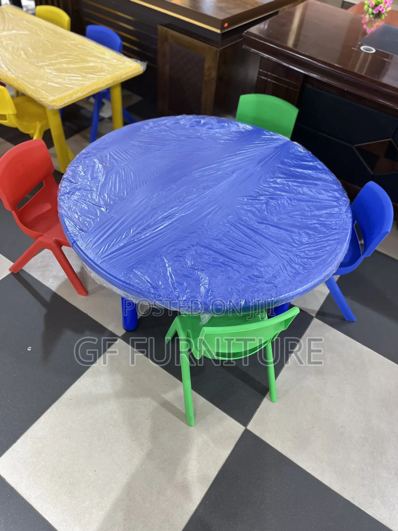 Adjustable Kids' Activity Table Set(4 Chairs)