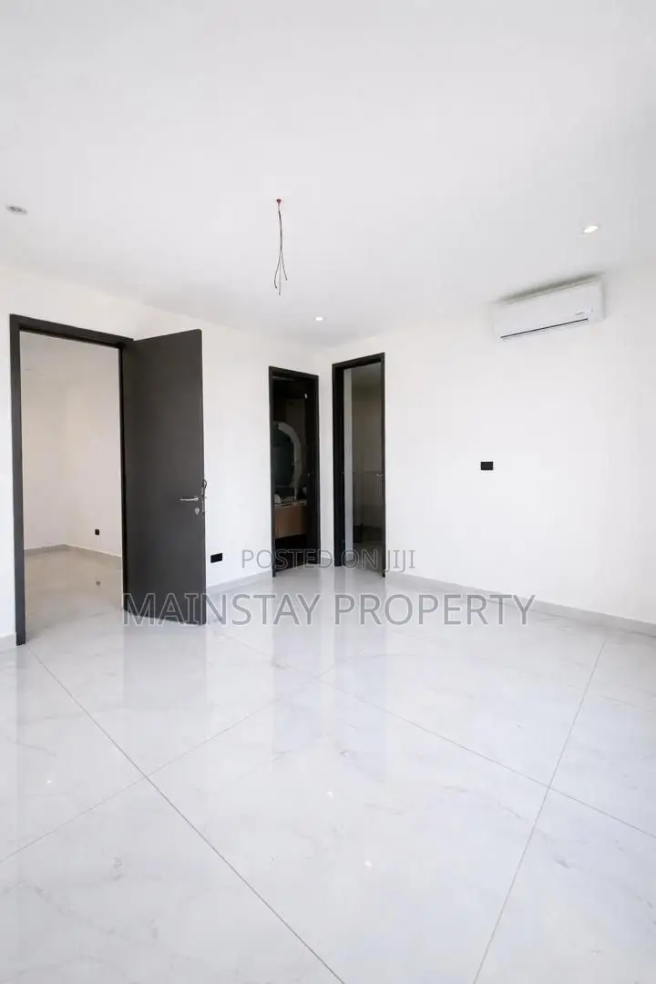 6bdrm House in Mainstay Estates, East Legon for sale