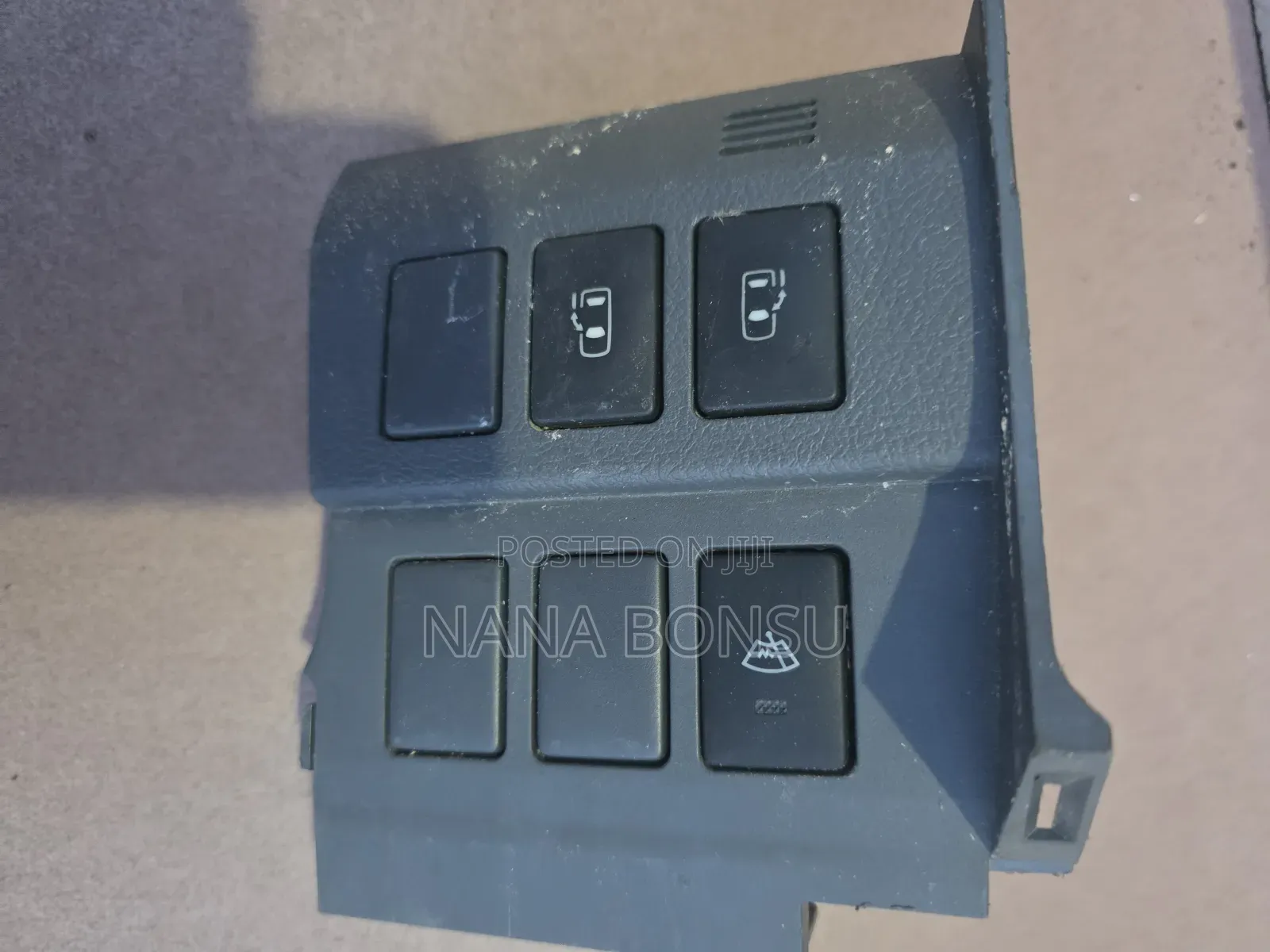 Toyota Voxy Dashboard Door Controls