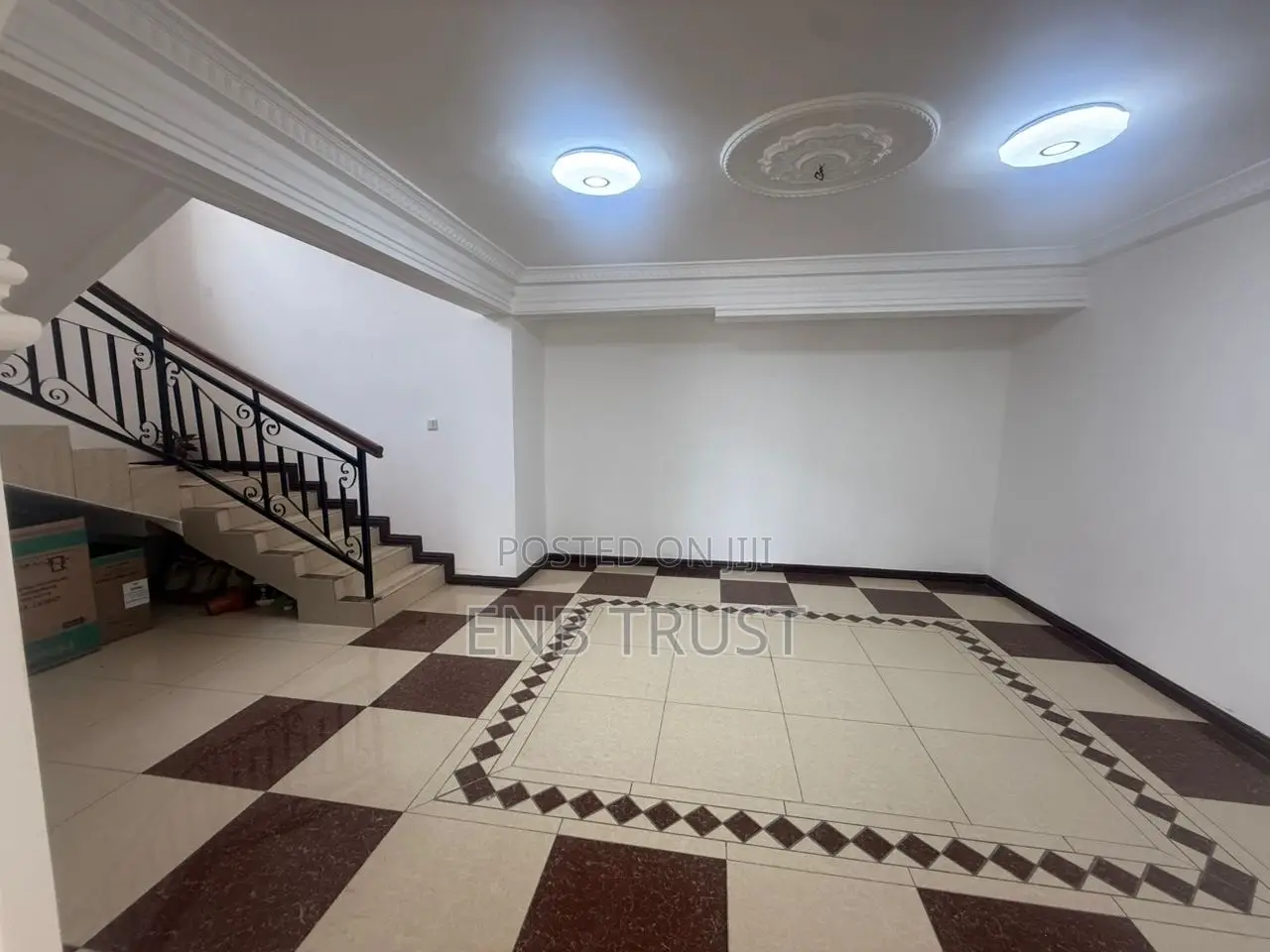 7bdrm Duplex in Tema, Sakumono for sale