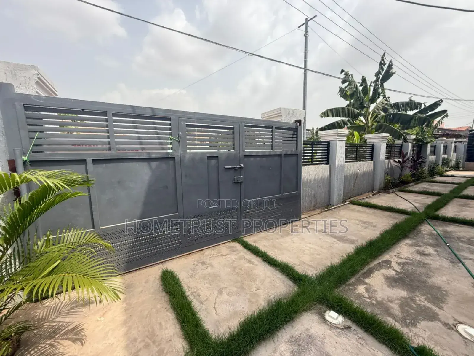 7bdrm House in Tema Community 12, Sakumono for sale