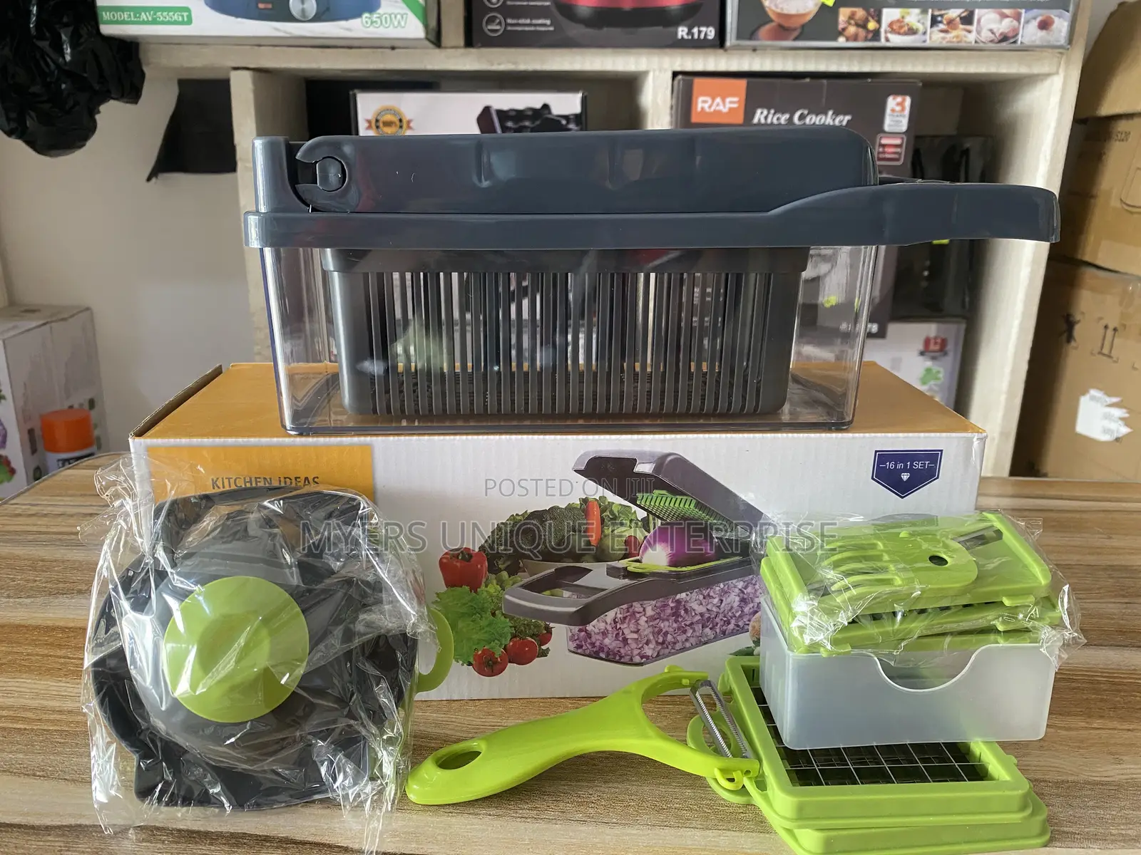 Slicer for Chopping, Grating and Cutting (16pcs)