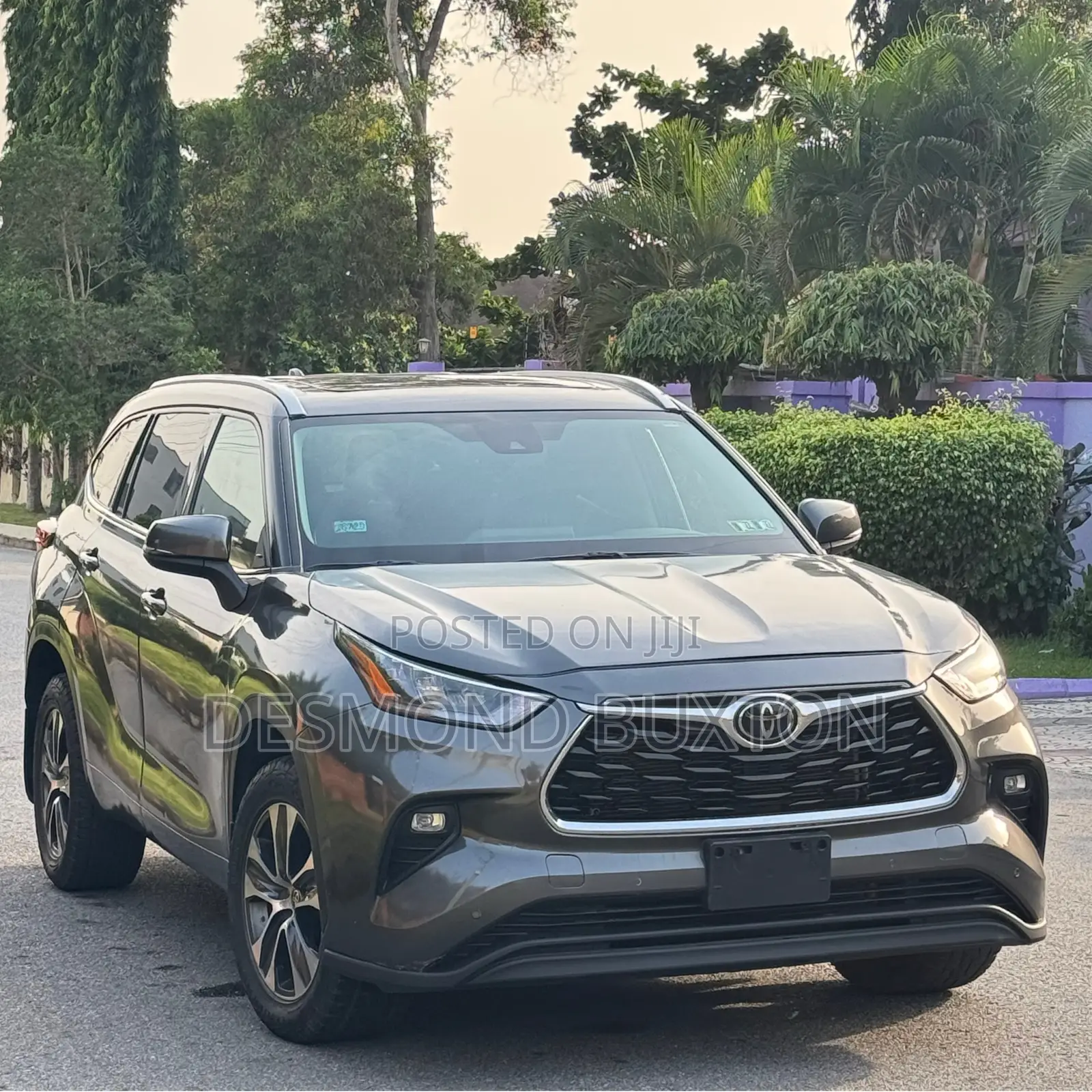 Toyota Highlander XLE 2021 Gray