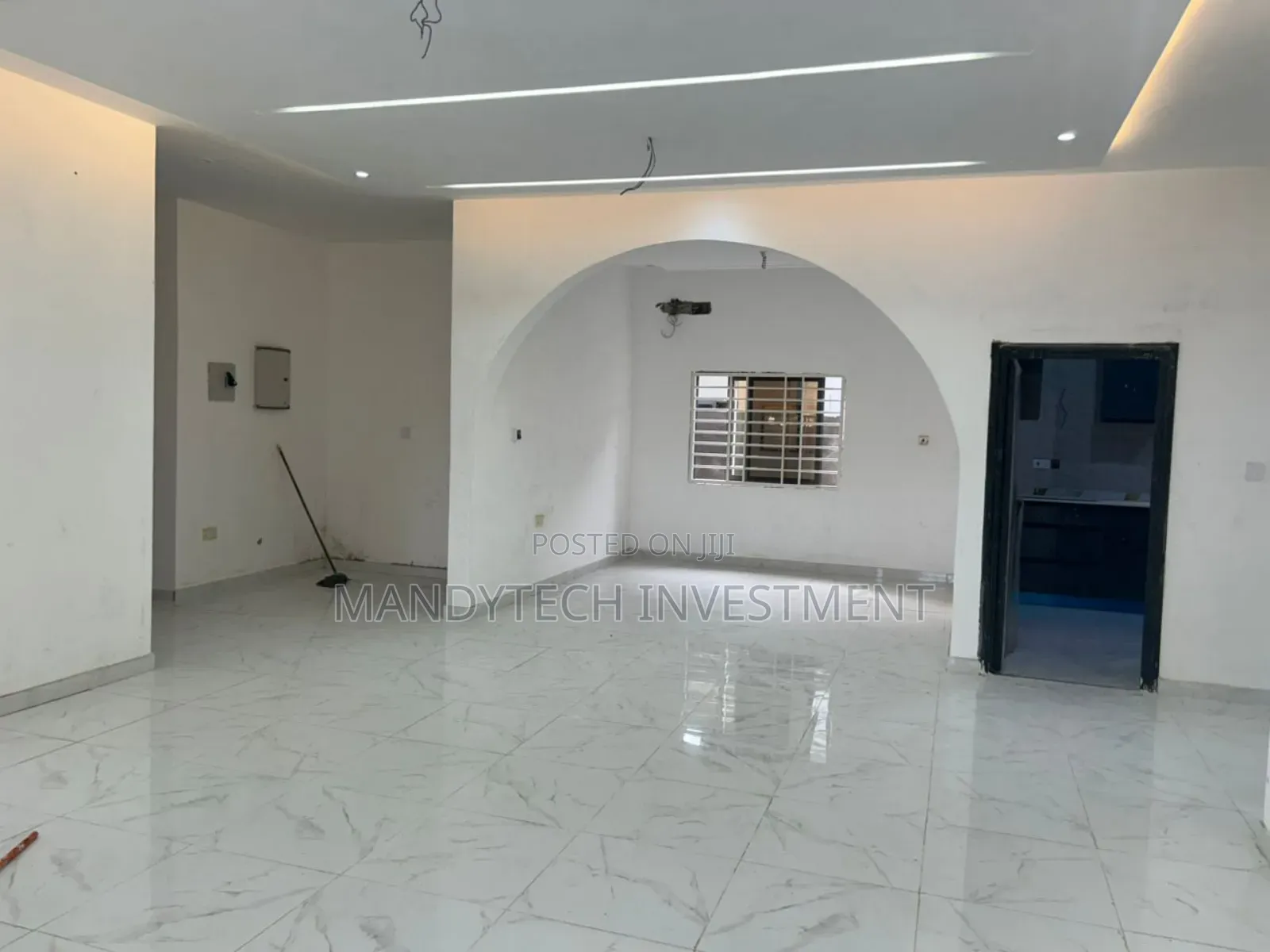 3bdrm Duplex in Little Roses Area for sale