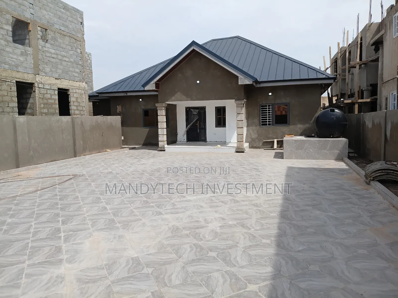 3bdrm Duplex in Little Roses Area for sale