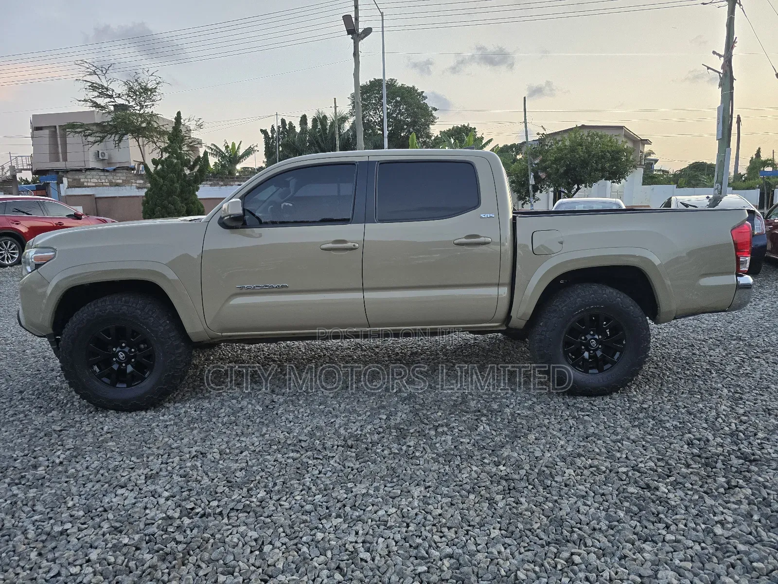 Toyota Tacoma SR5 2017 Ivory