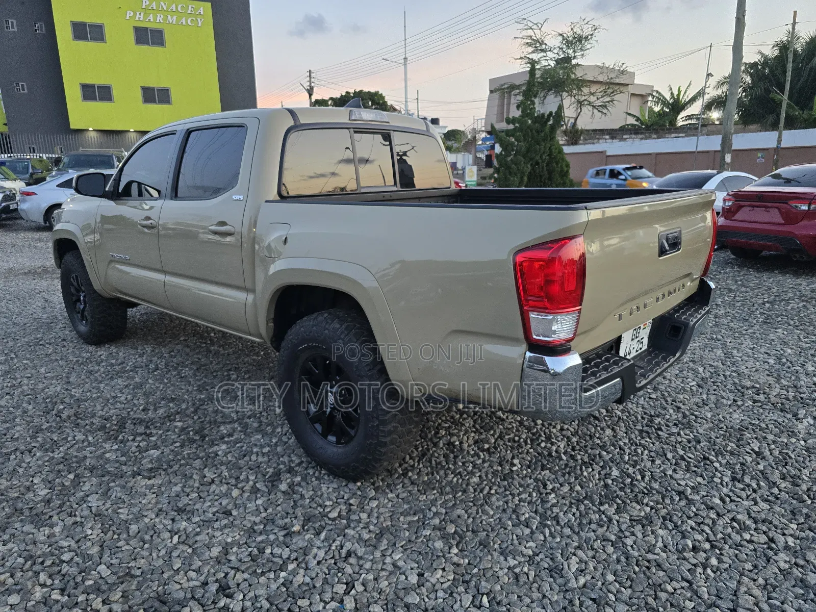 Toyota Tacoma SR5 2017 Ivory