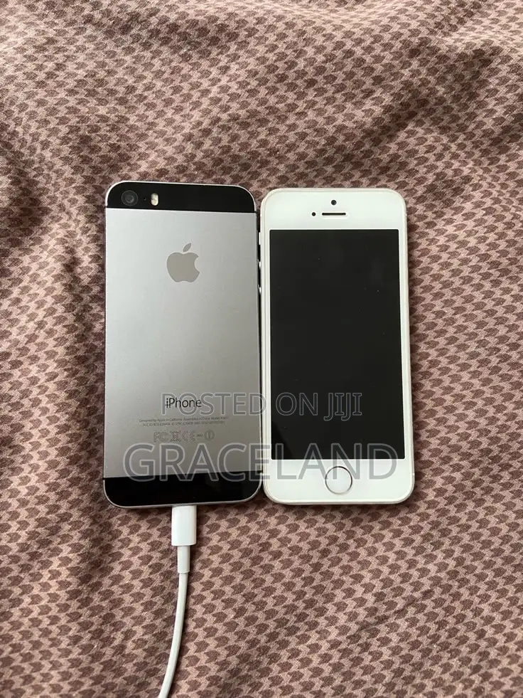 Apple iPhone 5s 16 GB Black