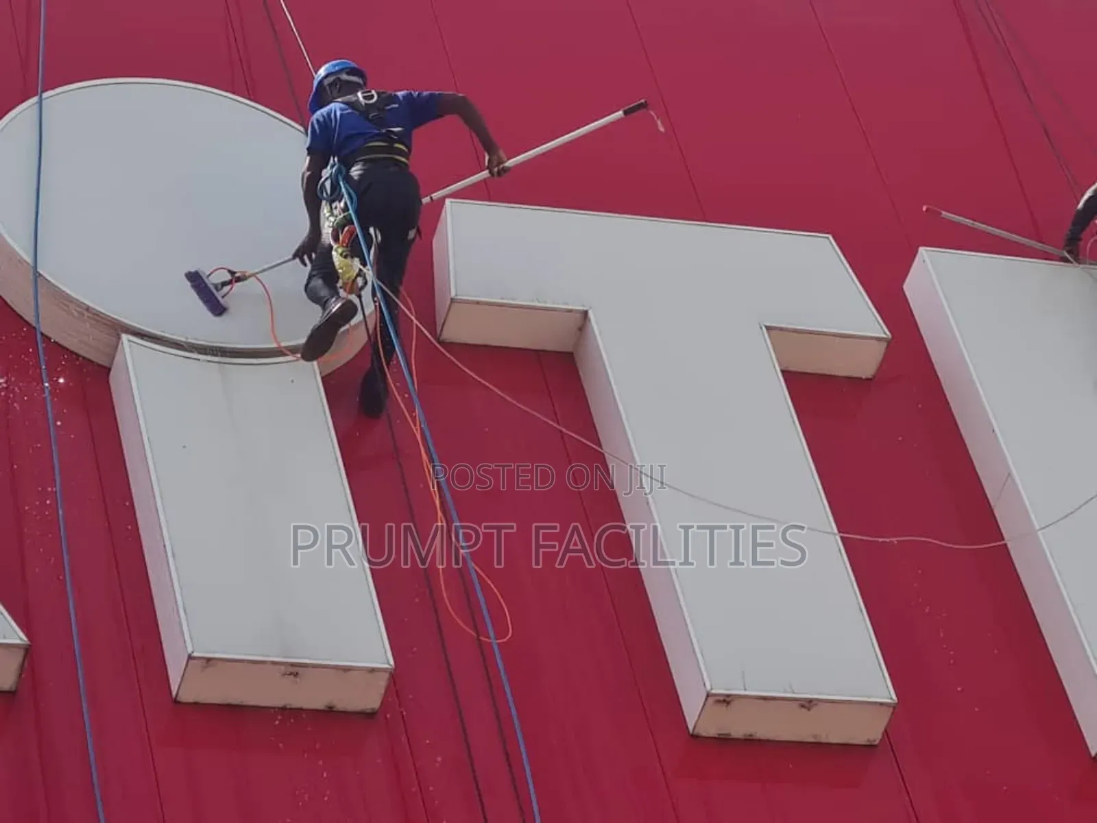 Alucubond and Window Glass Facade Cleaning