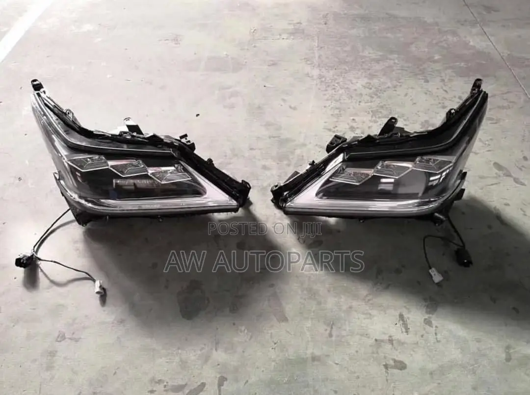 Lexus 570 2016 Headlight. Pair